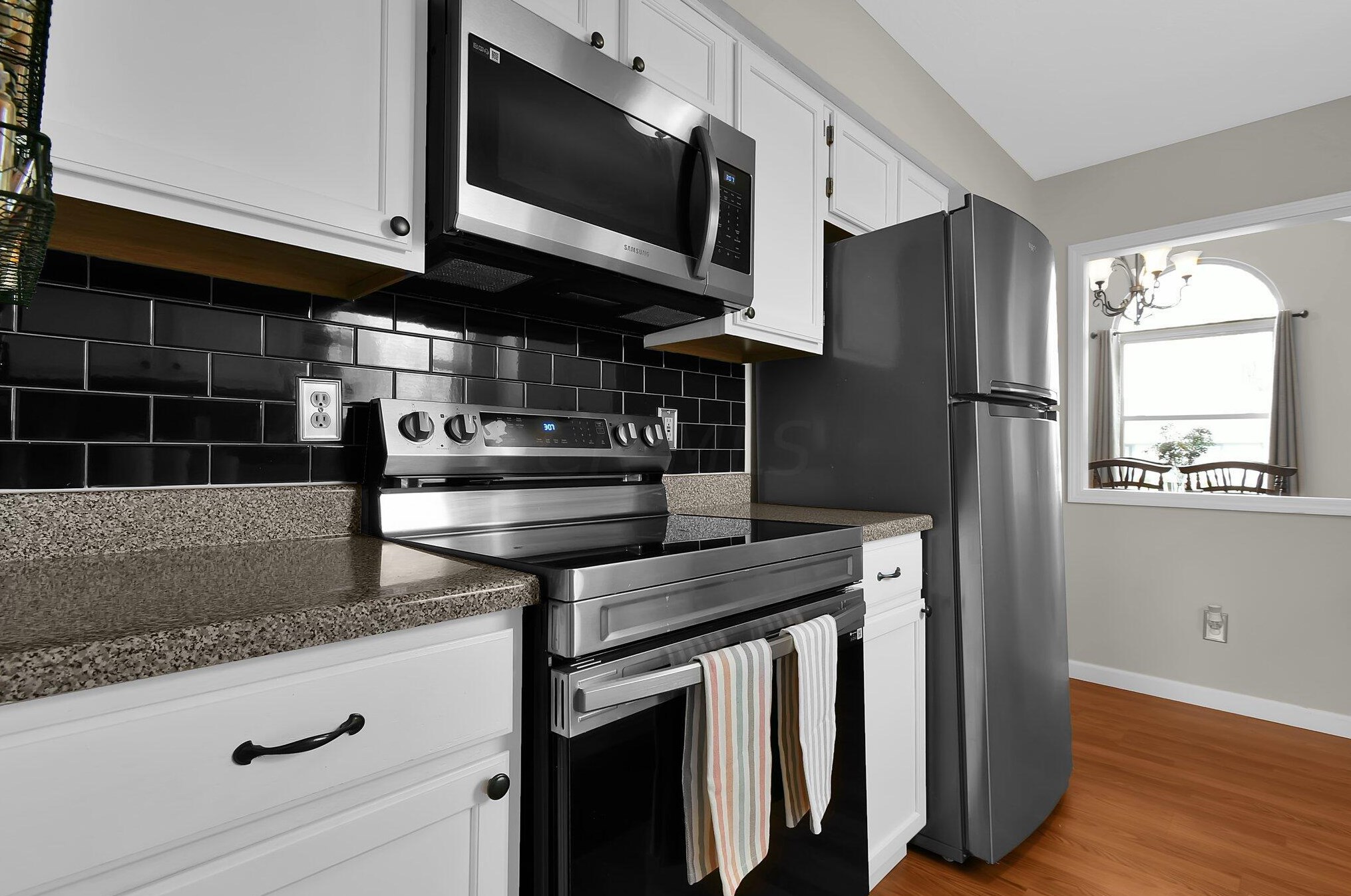 549 Gahanna Highlands Dr, Columbus OH 43230-7016 exterior