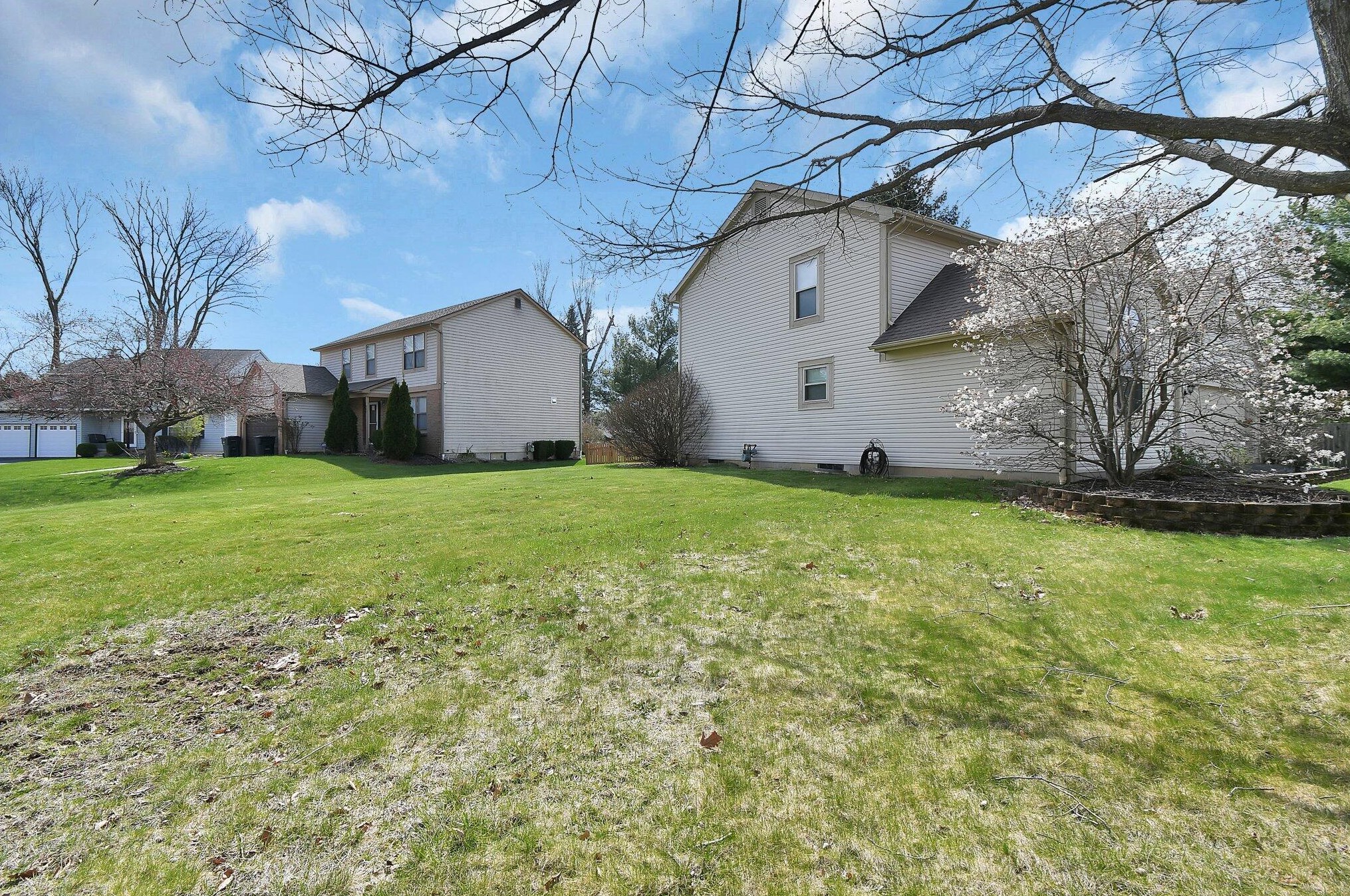 549 Gahanna Highlands Dr, Columbus OH 43230-7016 exterior