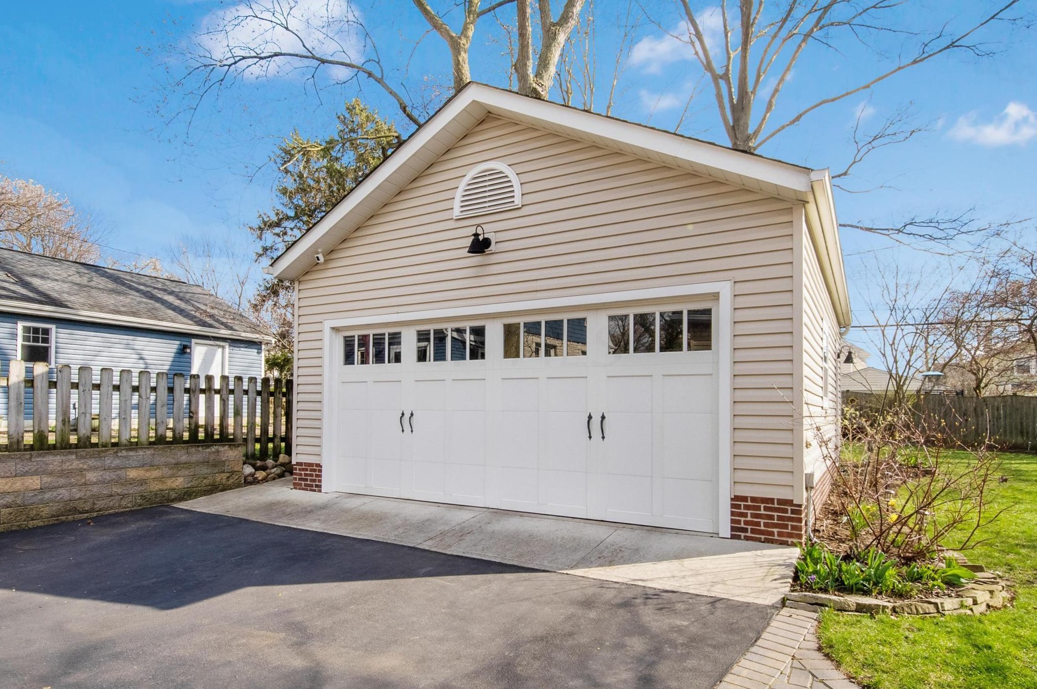 39 Torrence Rd, Columbus OH 43214-3819 exterior