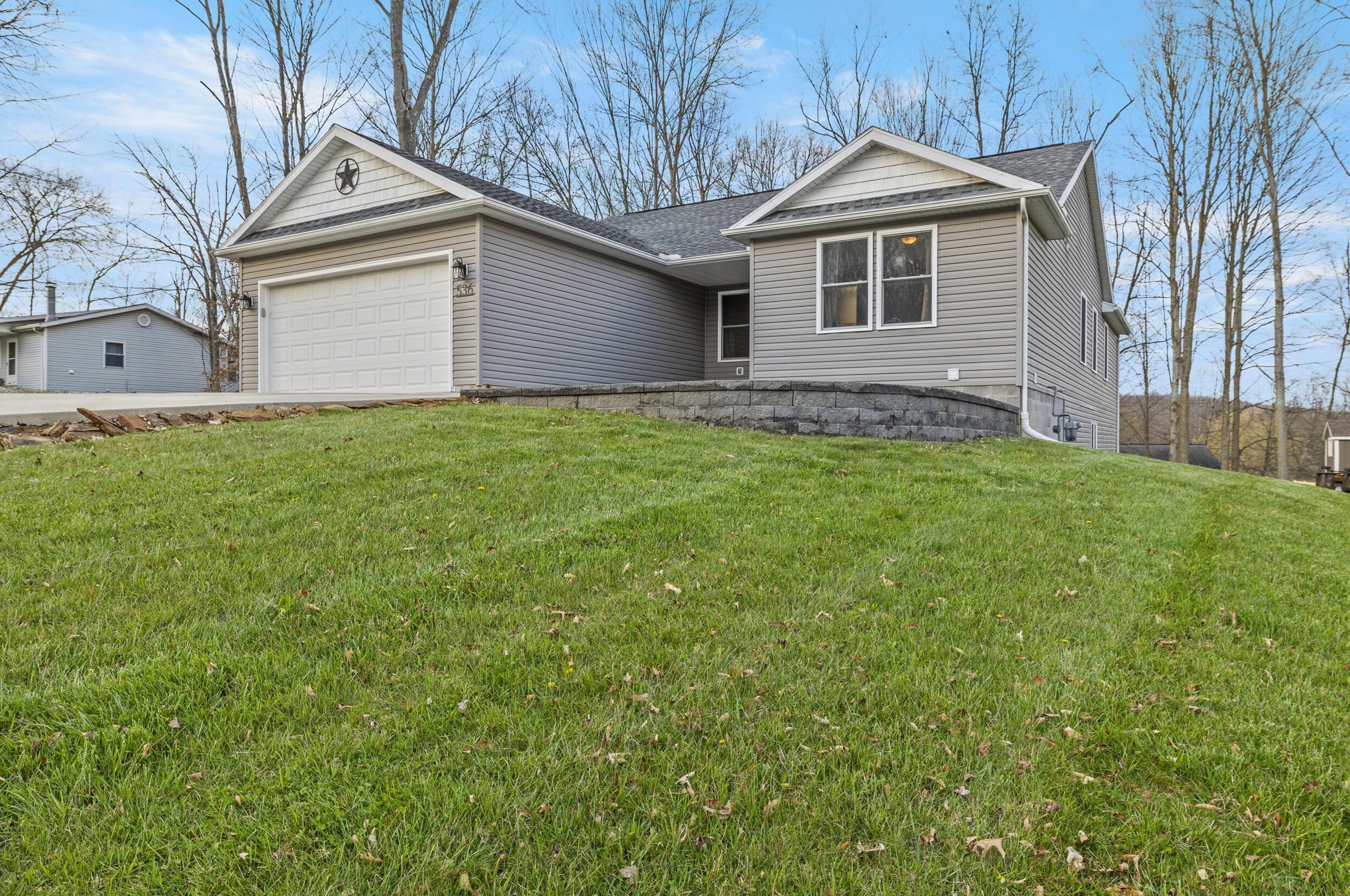 536 Crestmonte Dr, Howard, OH 43028