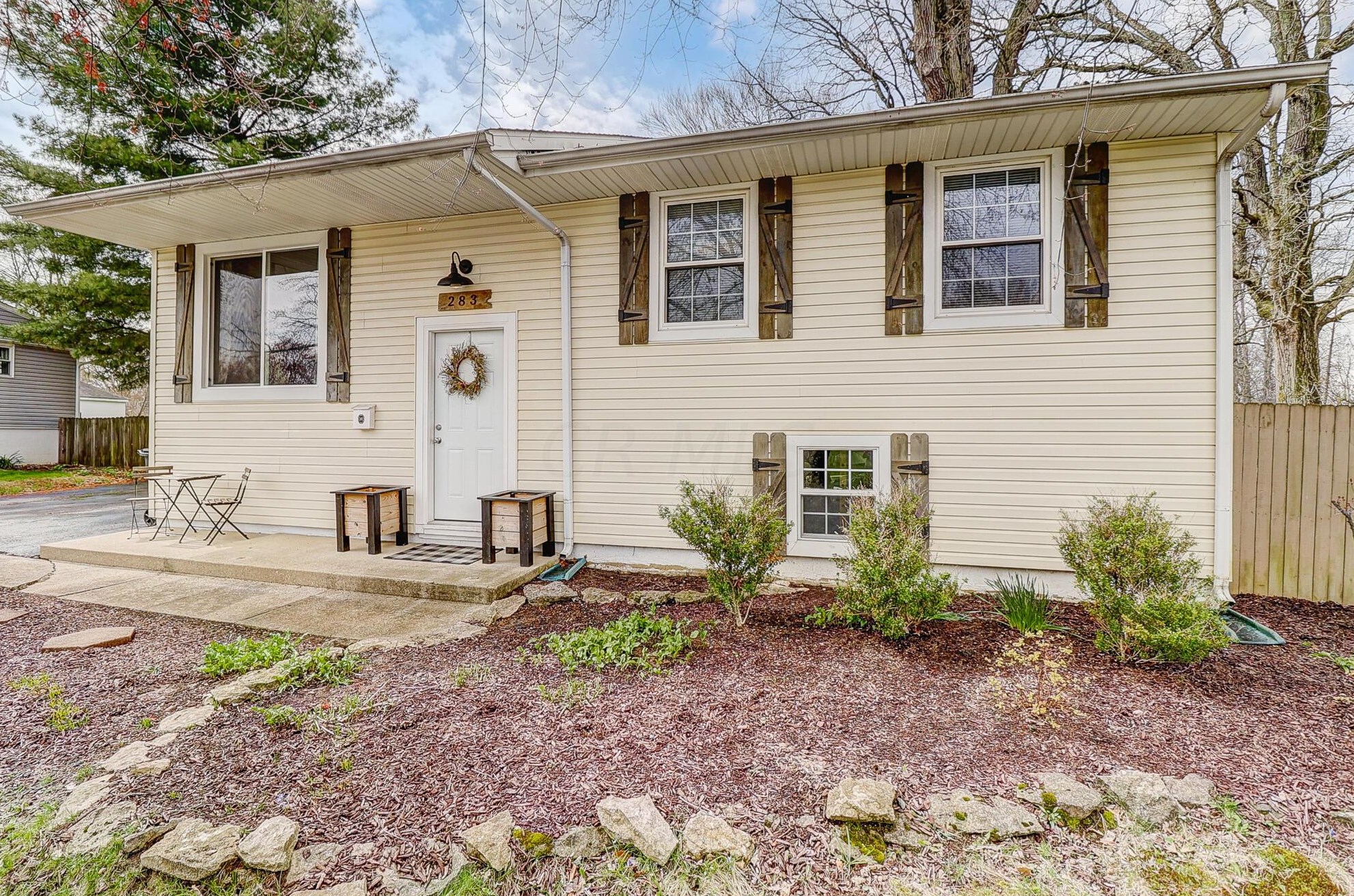 283 Empire Dr, Columbus, OH 43230-2411
