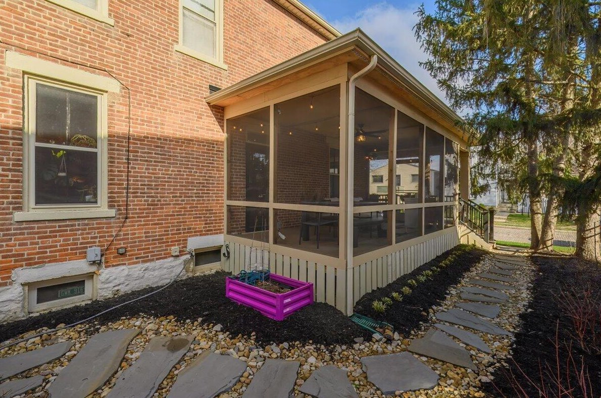 519 Sycamore St, Columbus OH  43206-1382 exterior