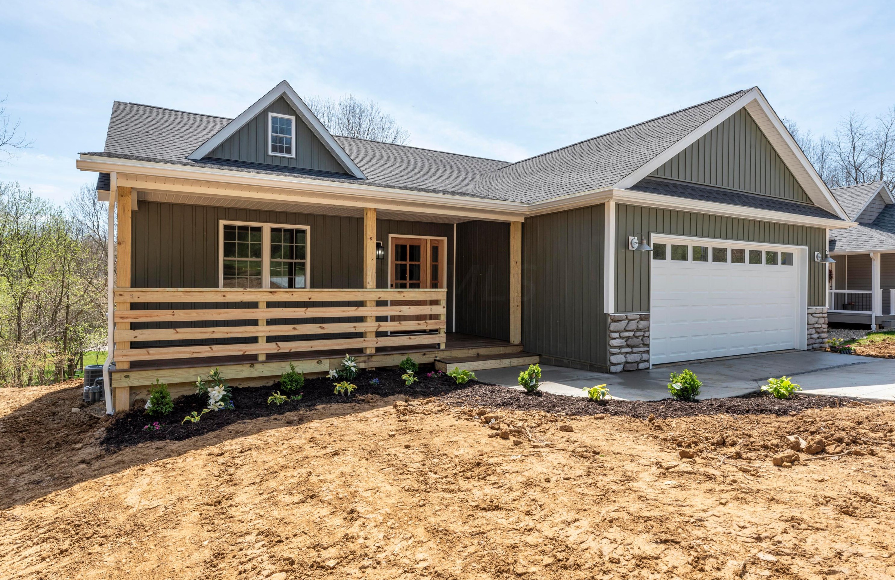 690 Grand Valley Dr, Howard, OH 43028
