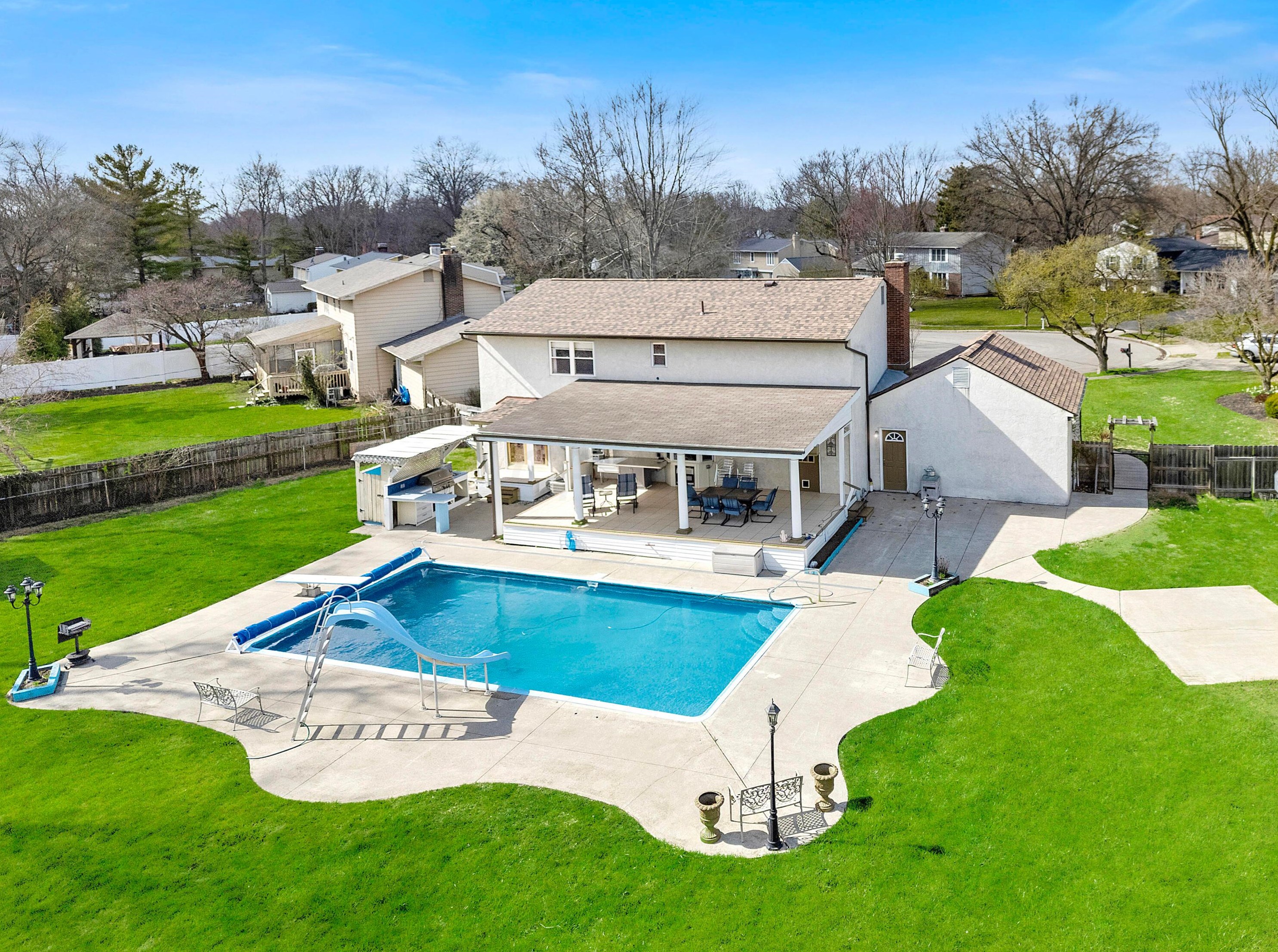 1785 Ivanhoe Ct, Columbus, OH 43220-3006