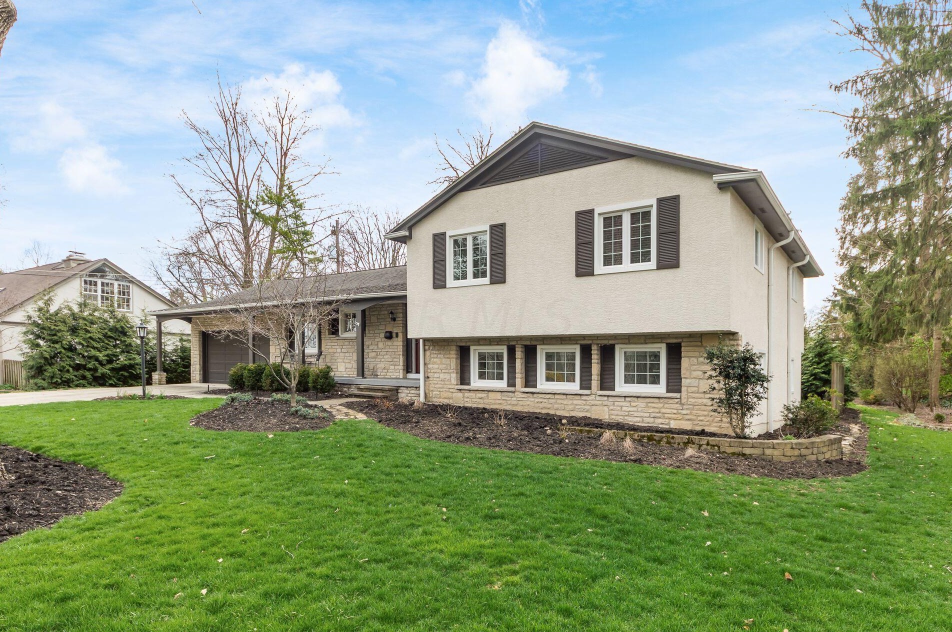 1275 London Dr, Columbus, OH 43221-1584