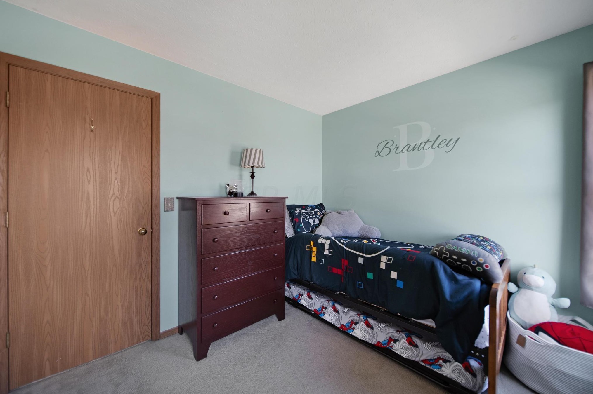 6288 Wrothston Dr, Columbus OH  43228-9247 exterior