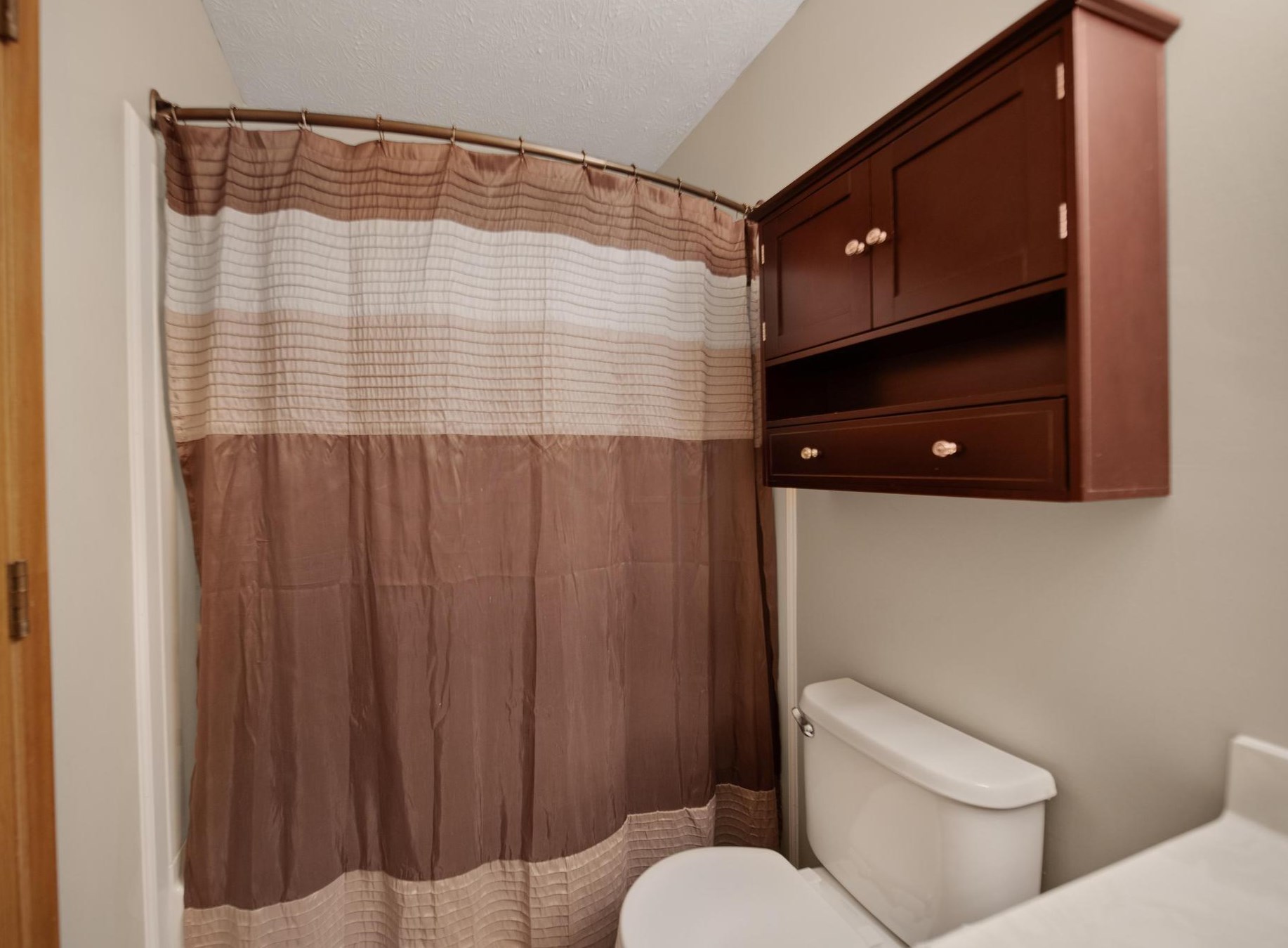 6288 Wrothston Dr, Columbus OH  43228-9247 exterior