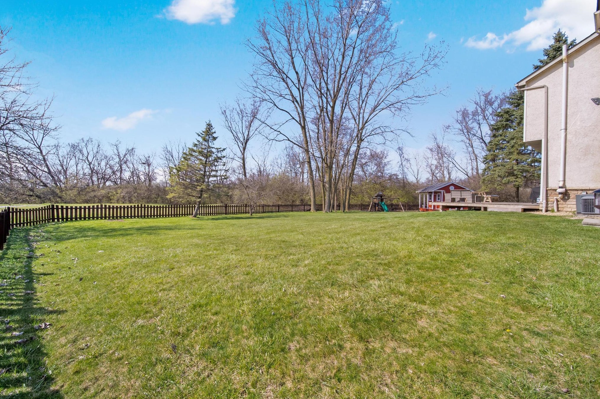 6288 Wrothston Dr, Columbus OH  43228-9247 exterior