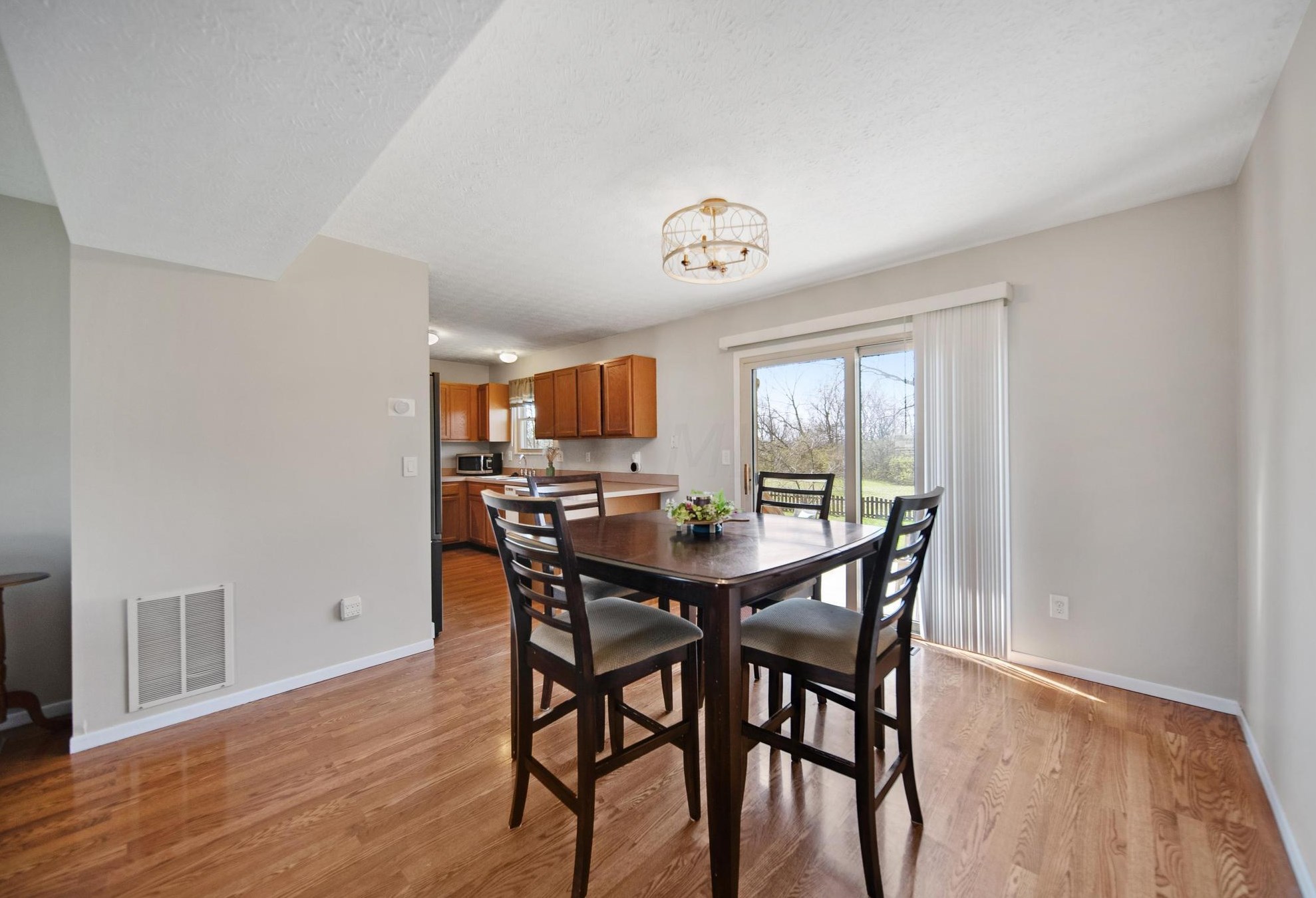 6288 Wrothston Dr, Columbus OH  43228-9247 exterior