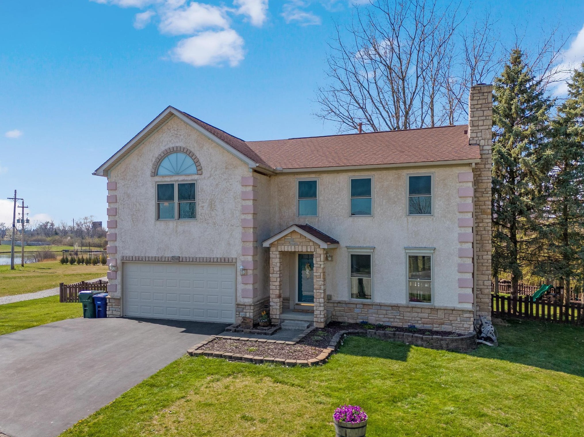 6288 Wrothston Dr, Columbus, OH 43228-9247