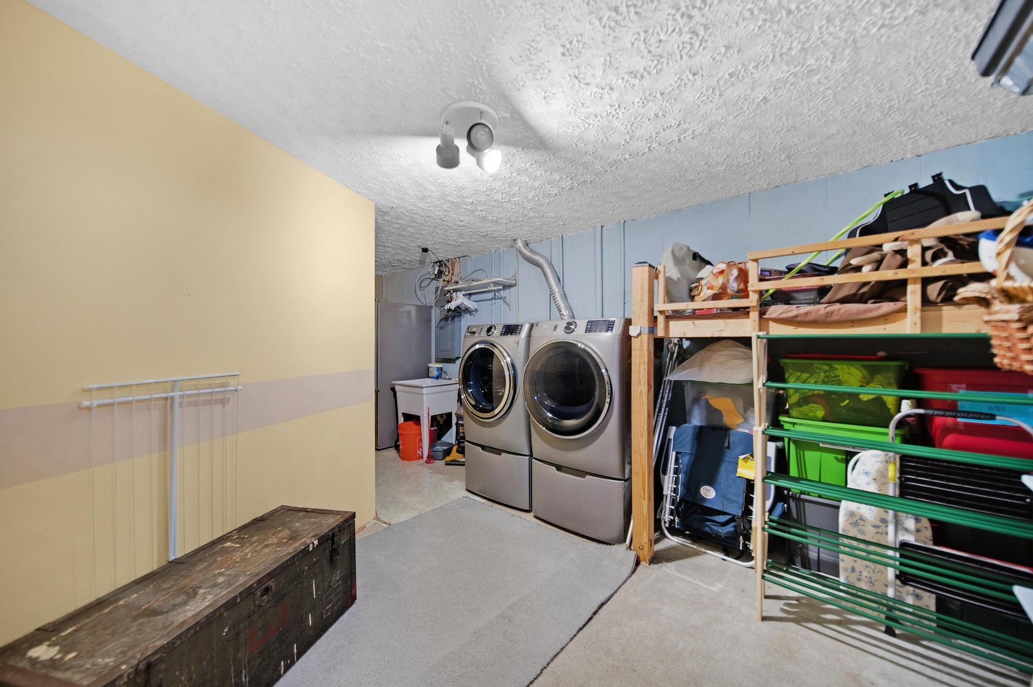 6288 Wrothston Dr, Columbus OH  43228-9247 exterior