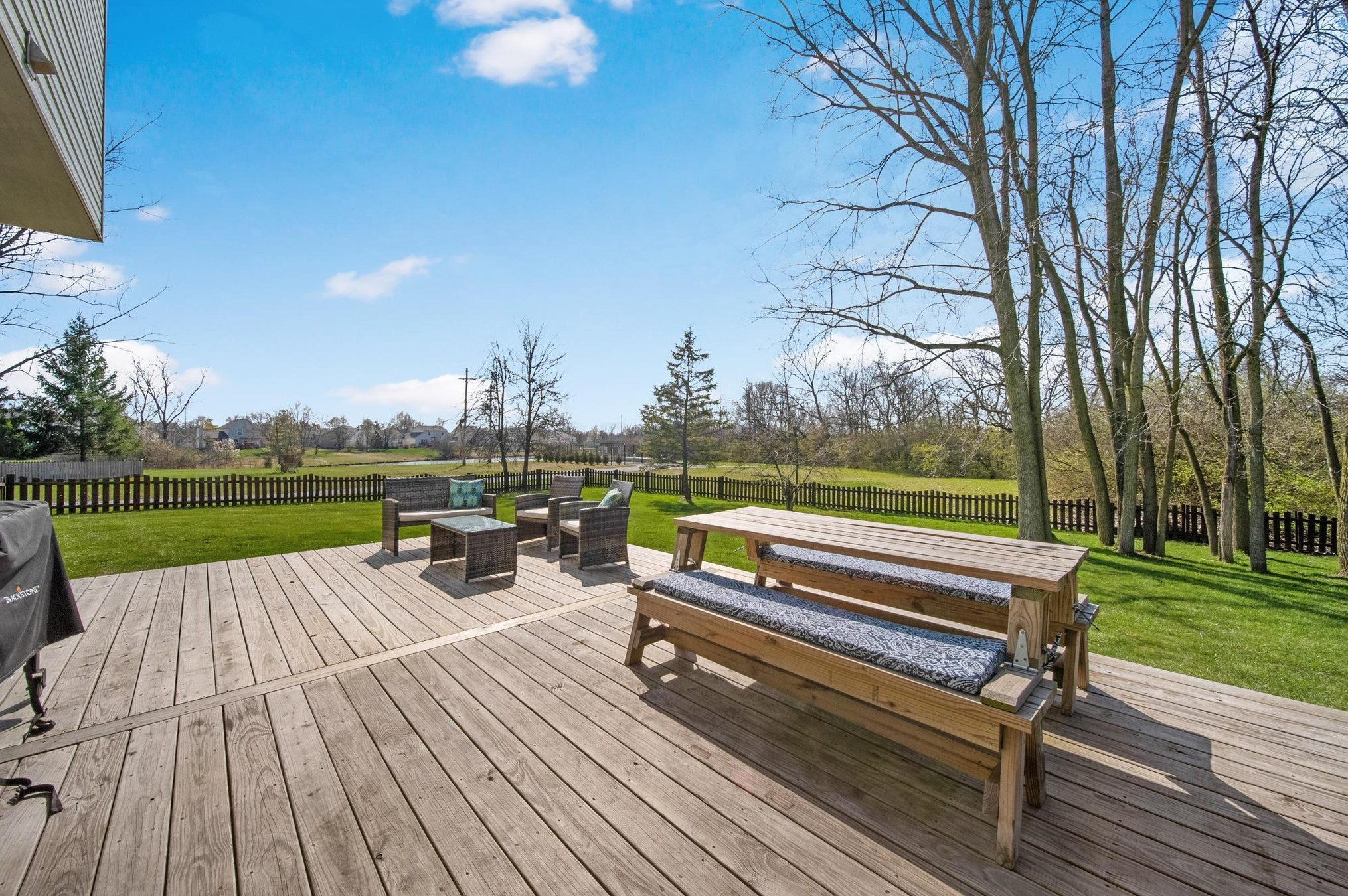 6288 Wrothston Dr, Columbus OH  43228-9247 exterior