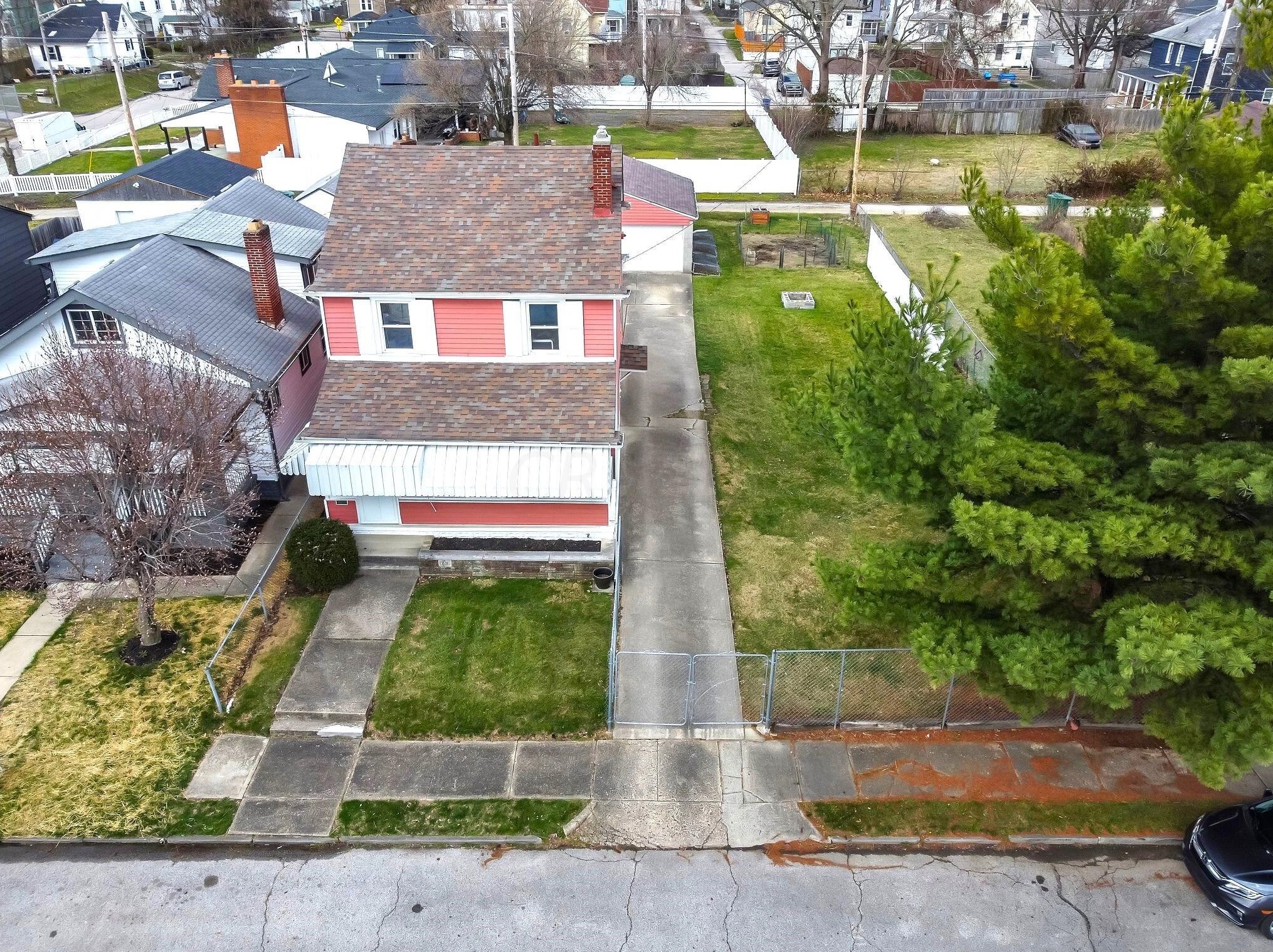 696 Deshler Ave, Columbus, OH 43206-2924