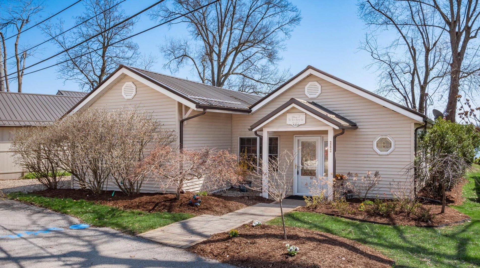 282 Slocum Ave, Buckeye Lake, OH 43008
