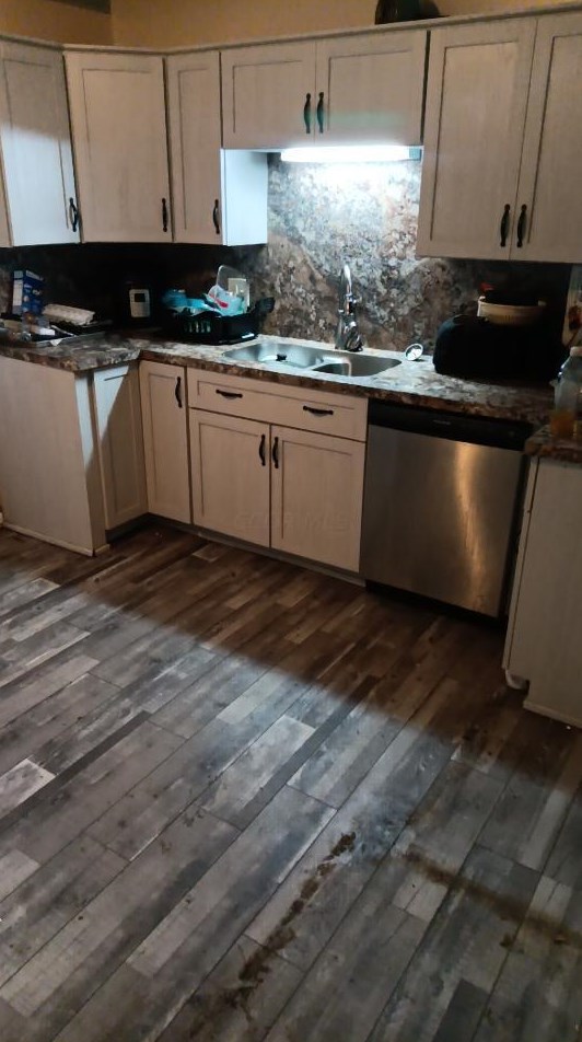 4689 Dundee Ave, Columbus OH  43227-2587 exterior