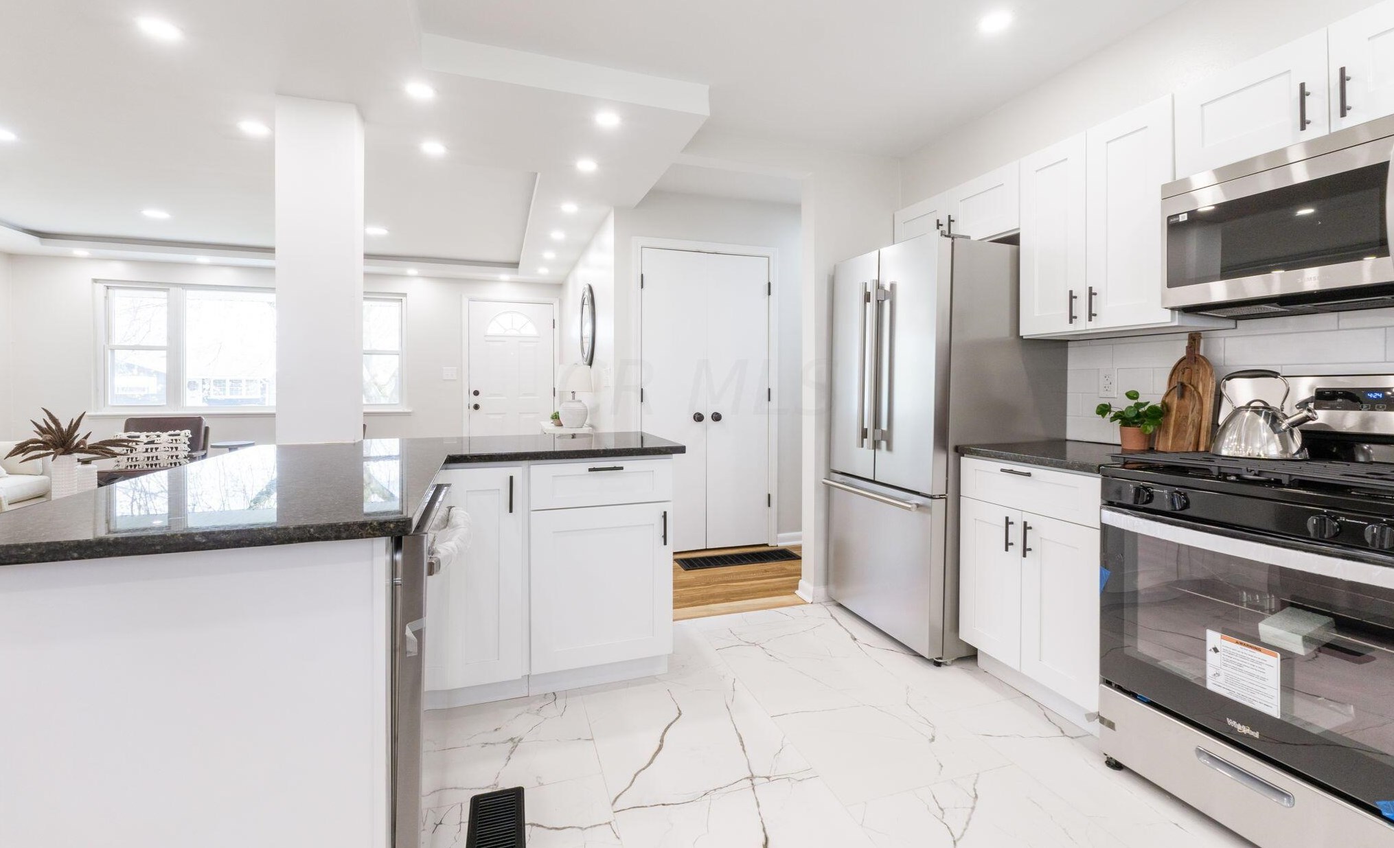 1081 Racine Ave, Columbus OH  43204-2720 exterior