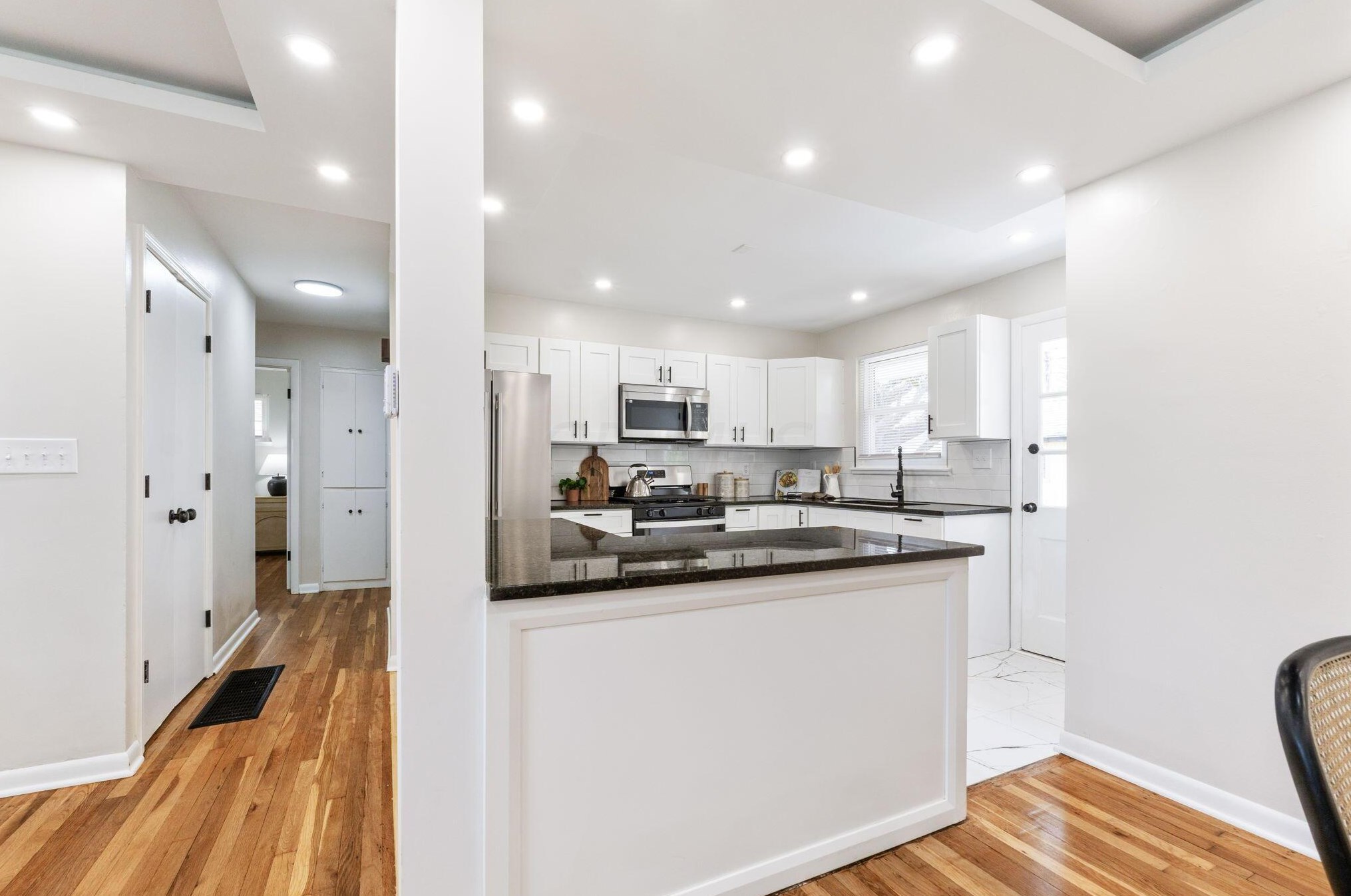 1081 Racine Ave, Columbus OH  43204-2720 exterior