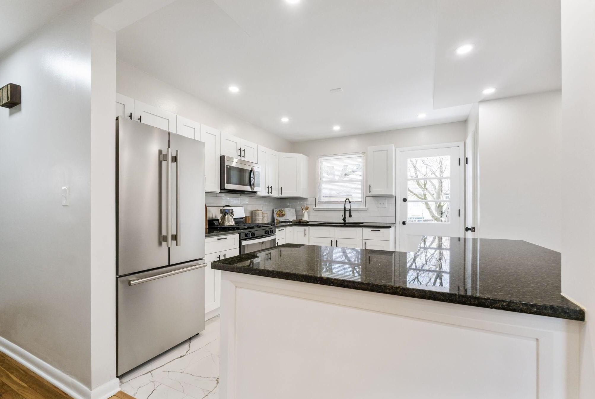 1081 Racine Ave, Columbus OH  43204-2720 exterior