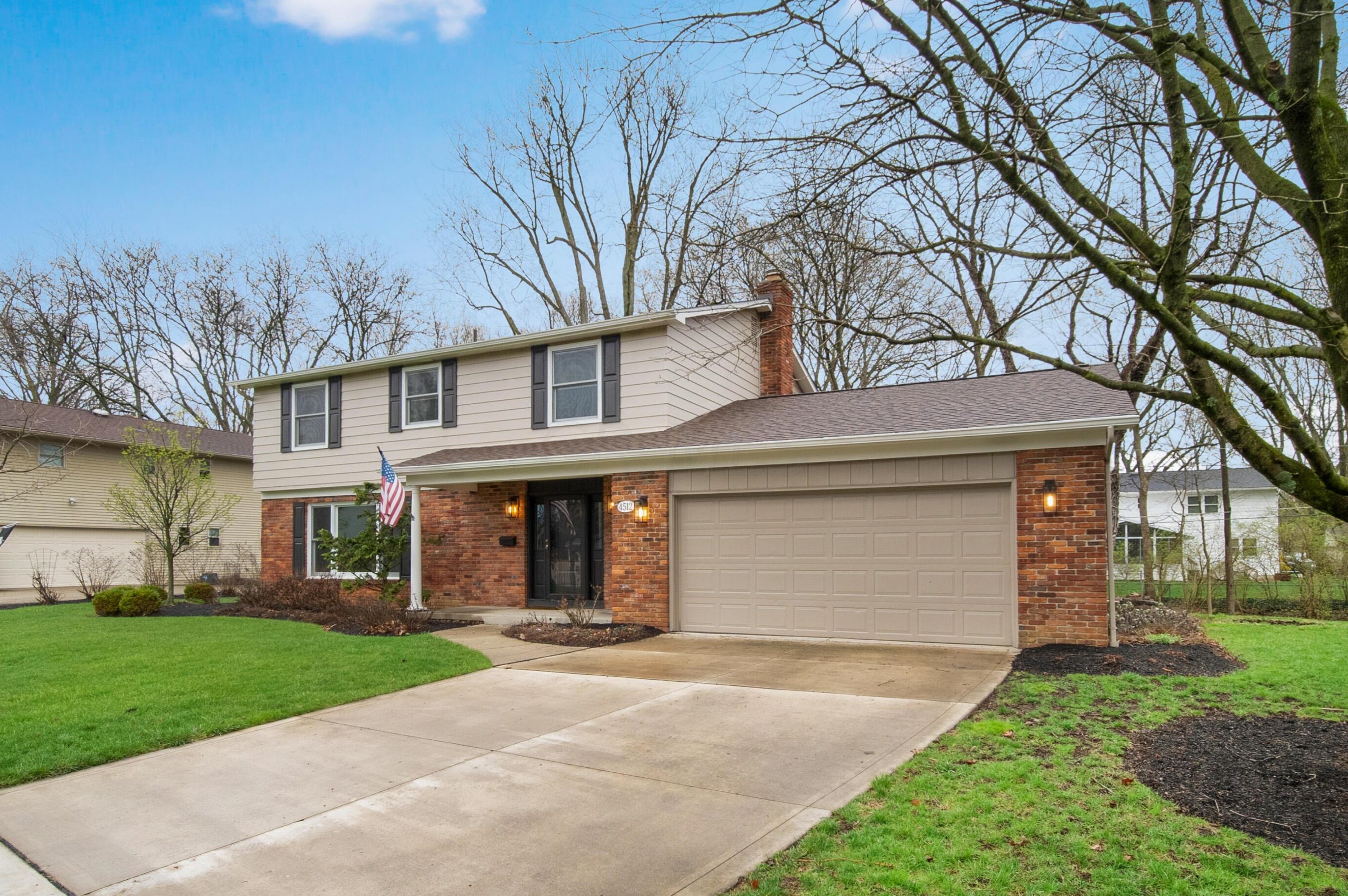 4512 Crompton Dr, Columbus, OH 43220-3053