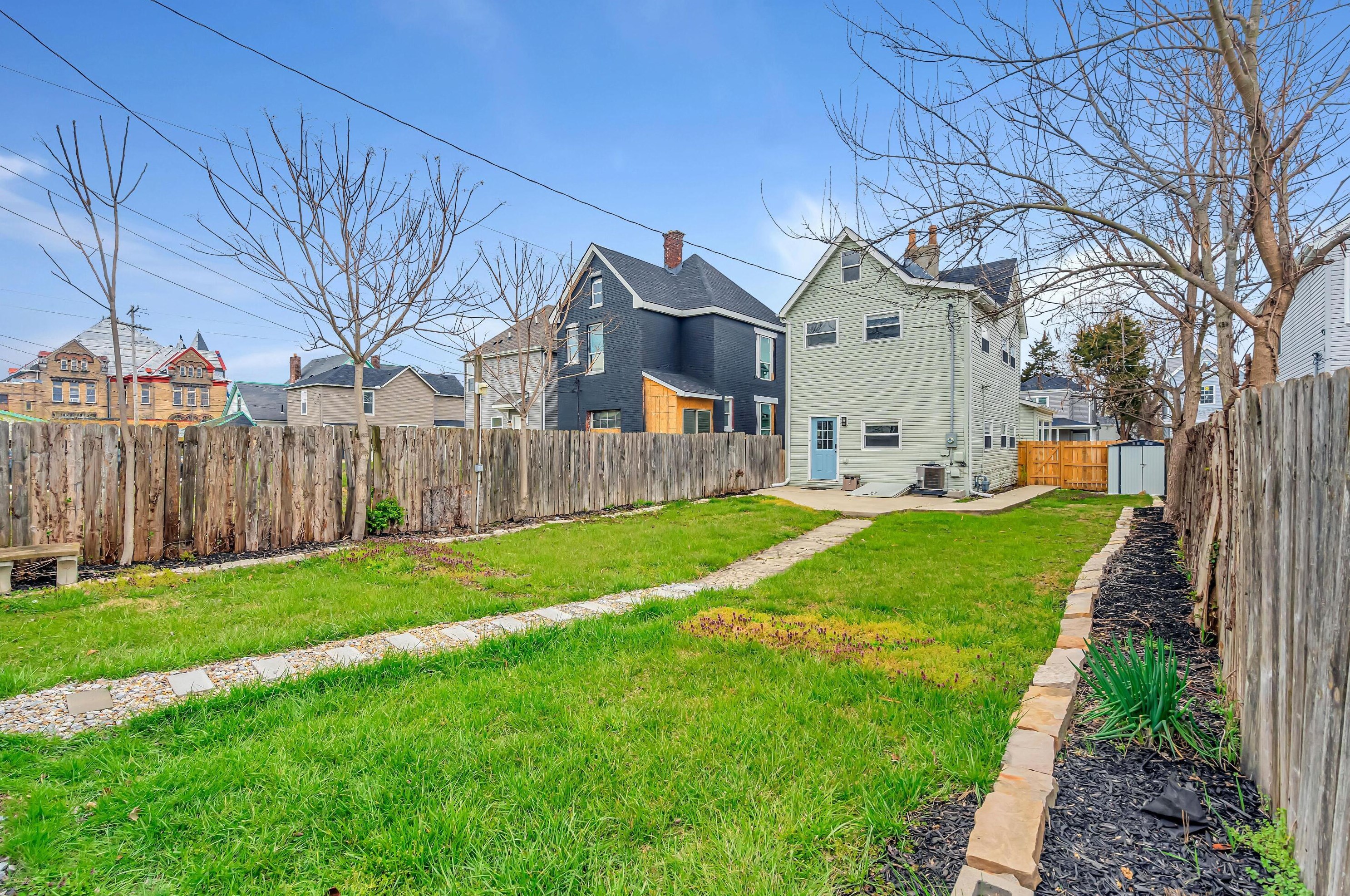 663 3rd Ave, Columbus OH  43201-3722 exterior