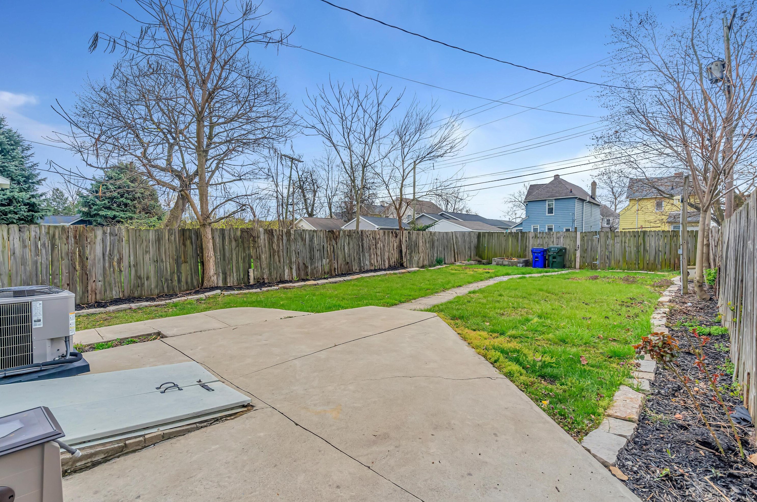 663 3rd Ave, Columbus OH  43201-3722 exterior