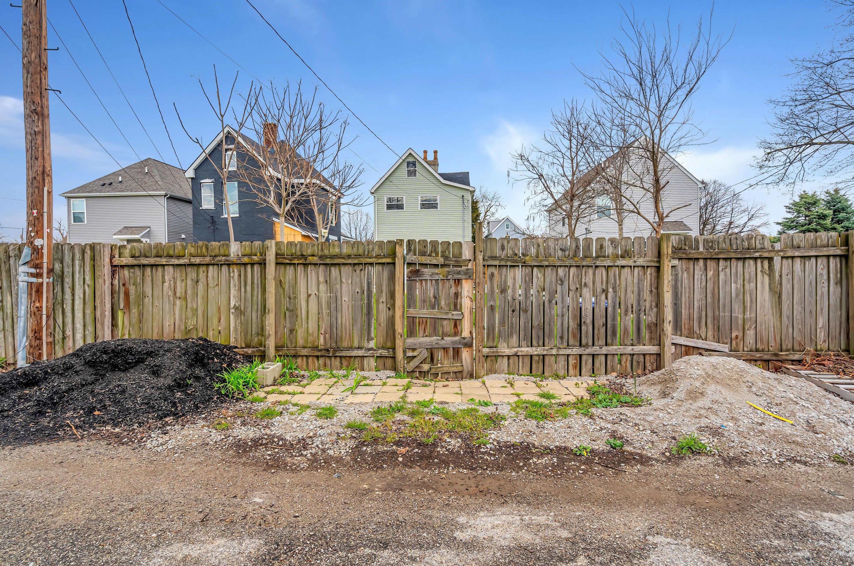 663 3rd Ave, Columbus OH  43201-3722 exterior