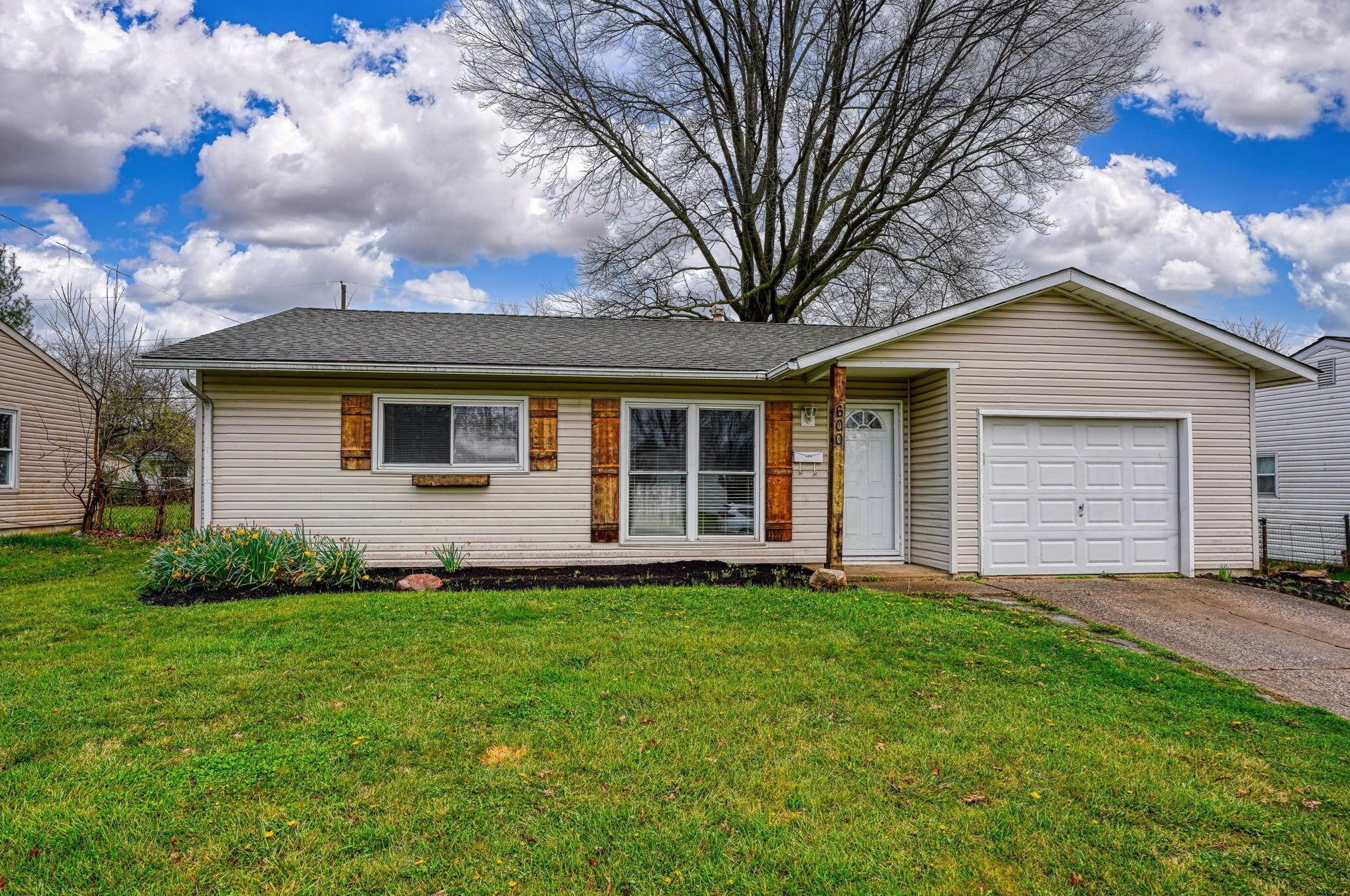 600 King George Ave, Columbus OH  43230-2395 exterior