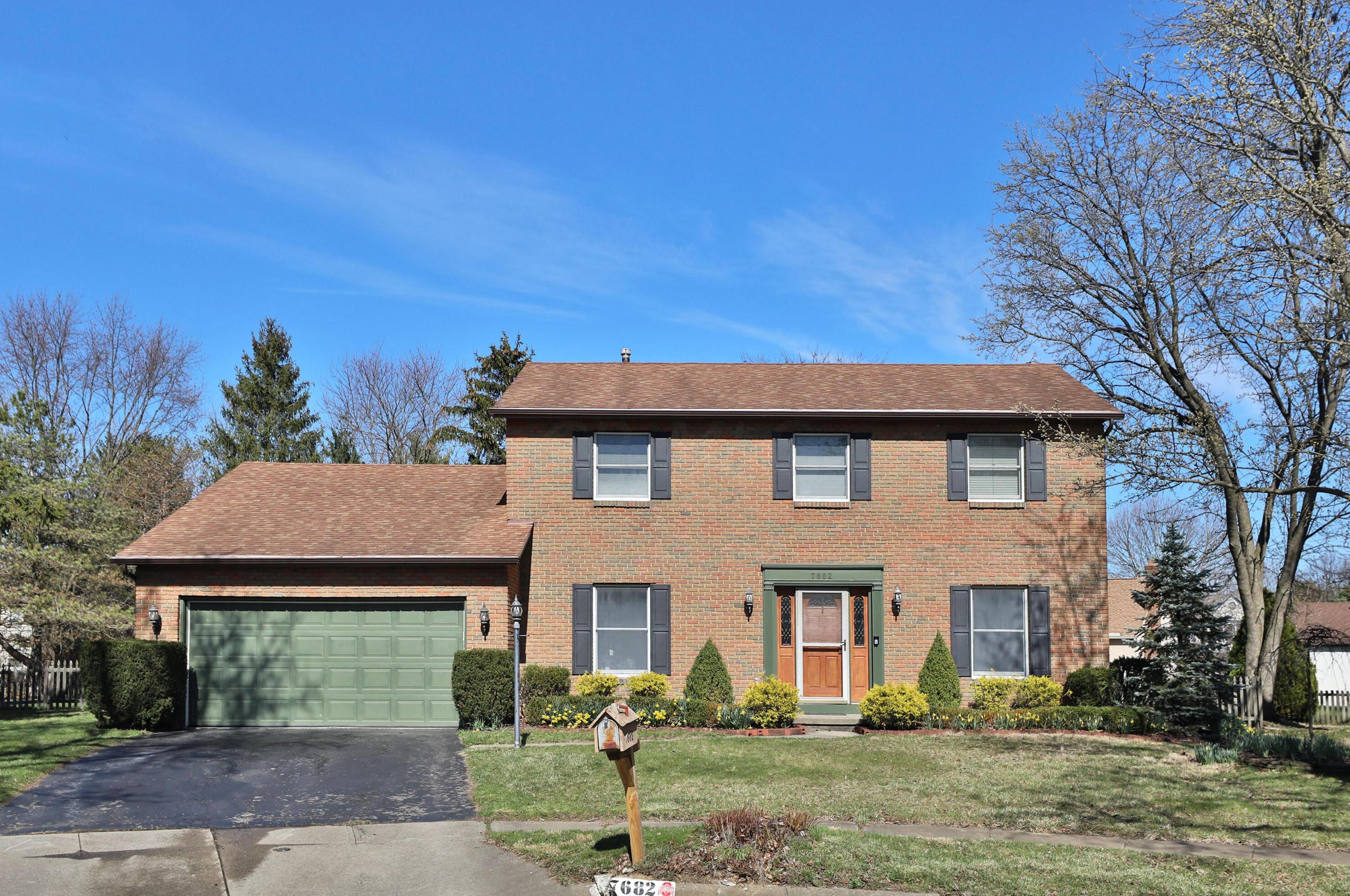 7682 Starmont Ct, Dublin, OH 43016-9565