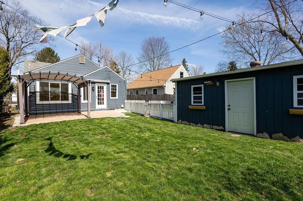 229 Jeffrey Pl, Columbus OH  43214-1705 exterior