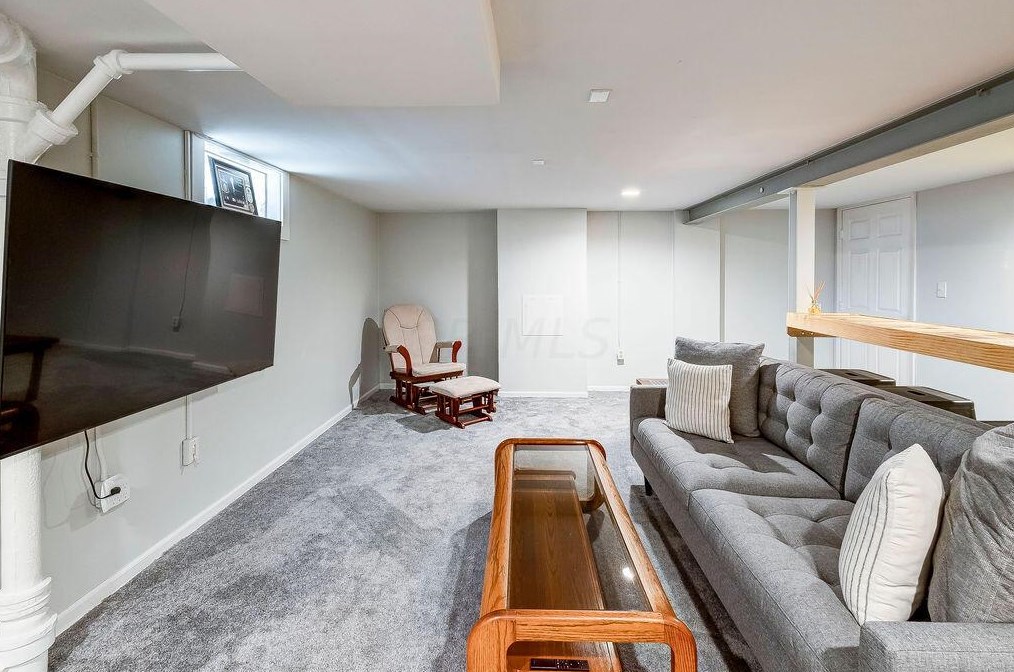 229 Jeffrey Pl, Columbus OH  43214-1705 exterior