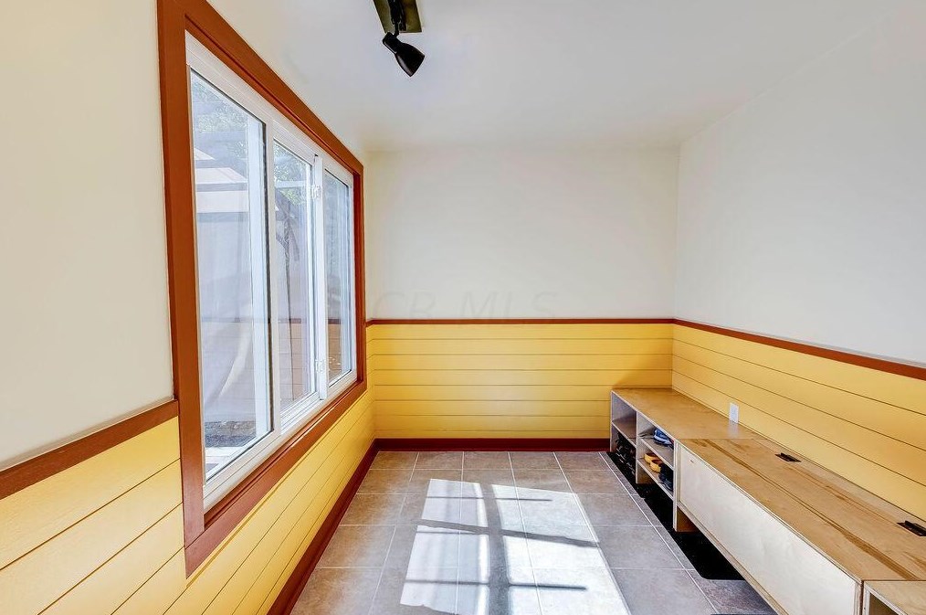 229 Jeffrey Pl, Columbus OH  43214-1705 exterior