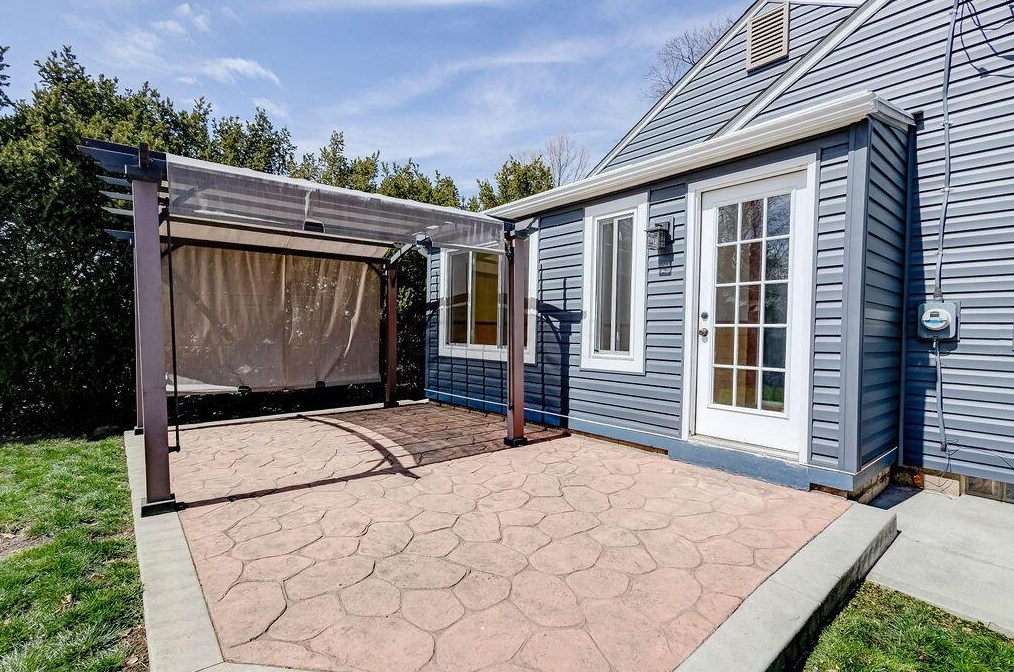 229 Jeffrey Pl, Columbus OH  43214-1705 exterior