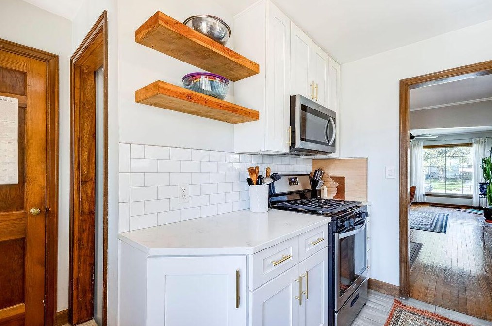 229 Jeffrey Pl, Columbus OH  43214-1705 exterior