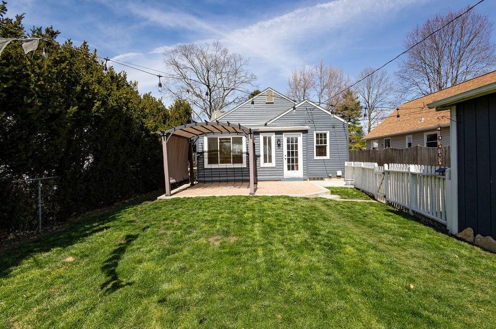 229 Jeffrey Pl, Columbus OH  43214-1705 exterior