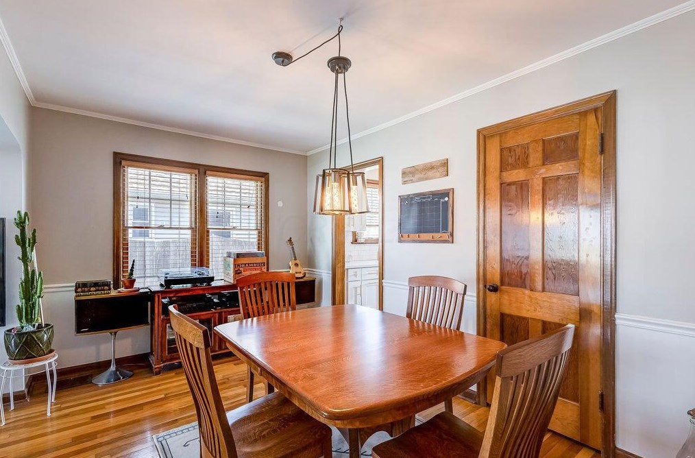 229 Jeffrey Pl, Columbus OH  43214-1705 exterior