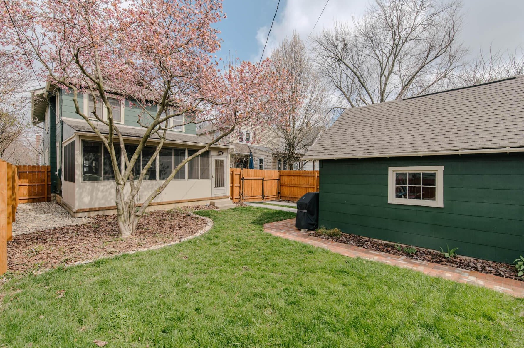 463 Tibet Rd, Columbus OH  43202-2231 exterior