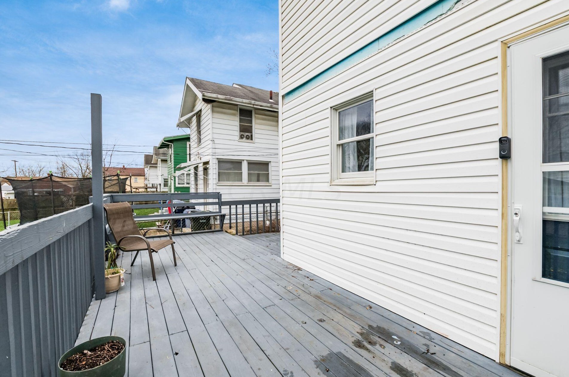 596 Townsend Ave, Columbus OH 43223-1825 exterior