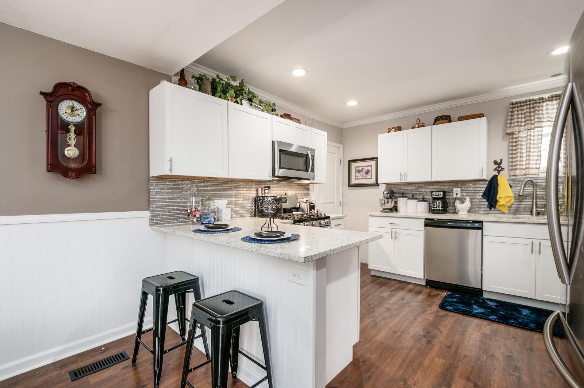 596 Townsend Ave, Columbus OH 43223-1825 exterior