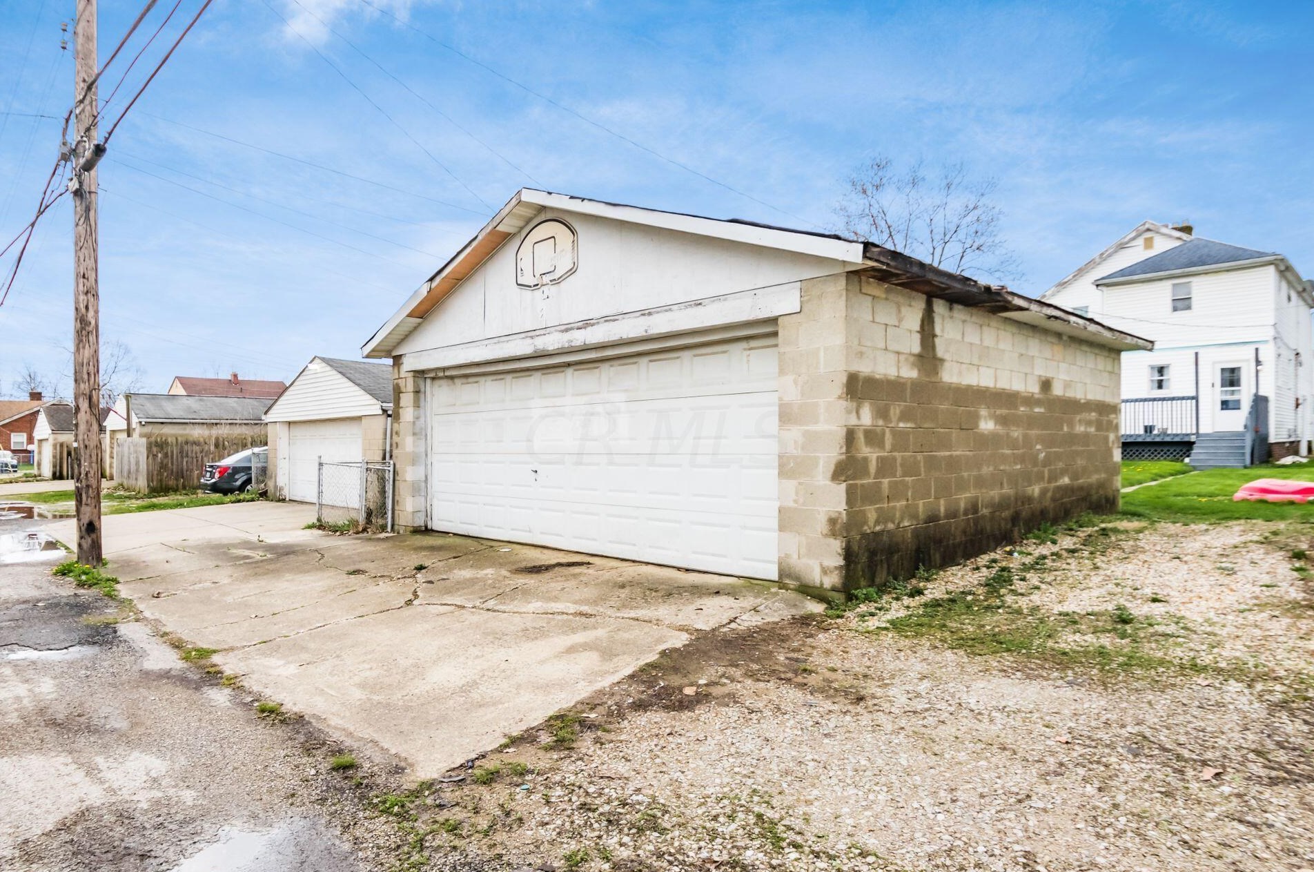 596 Townsend Ave, Columbus OH 43223-1825 exterior