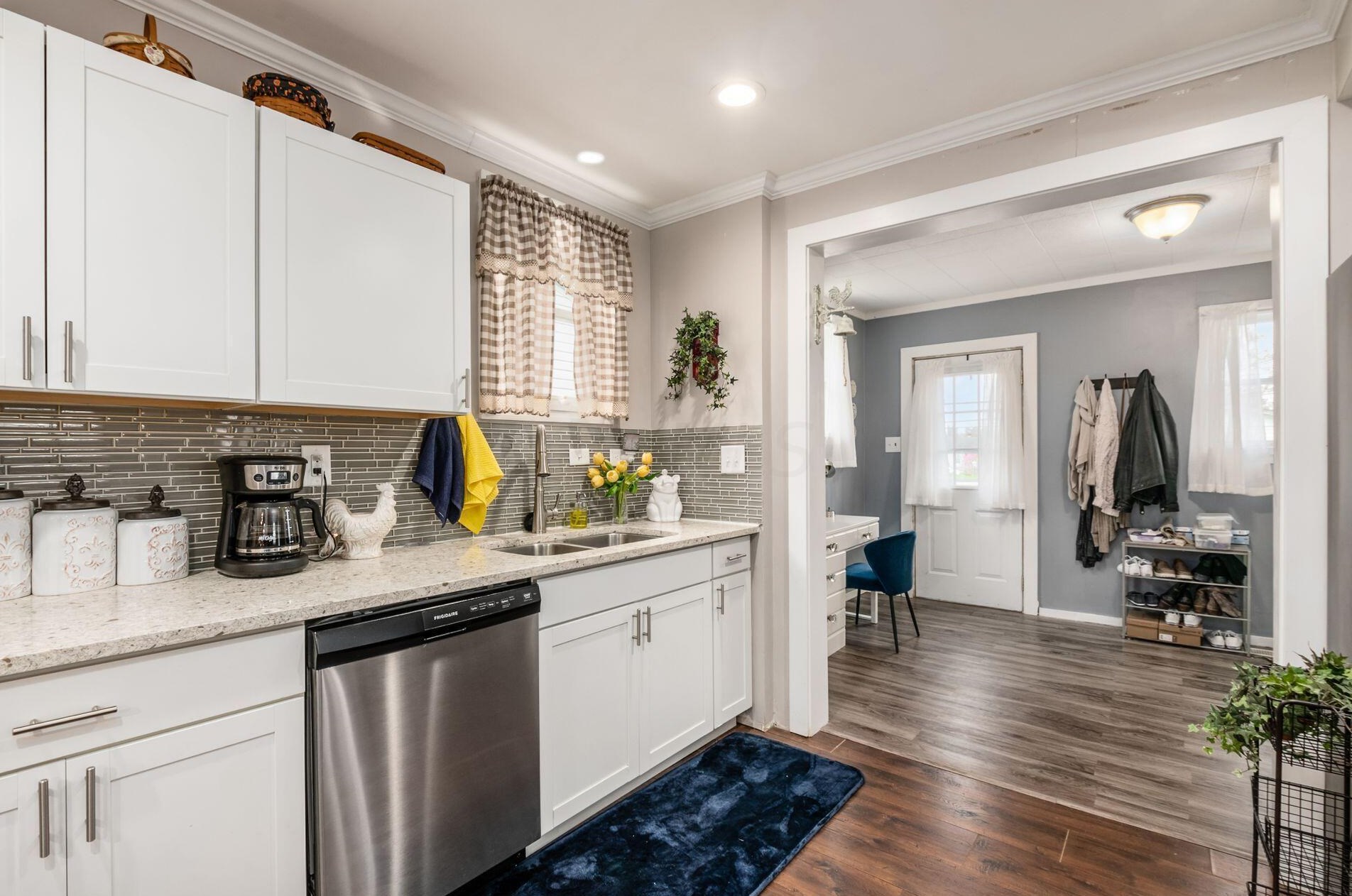 596 Townsend Ave, Columbus OH 43223-1825 exterior