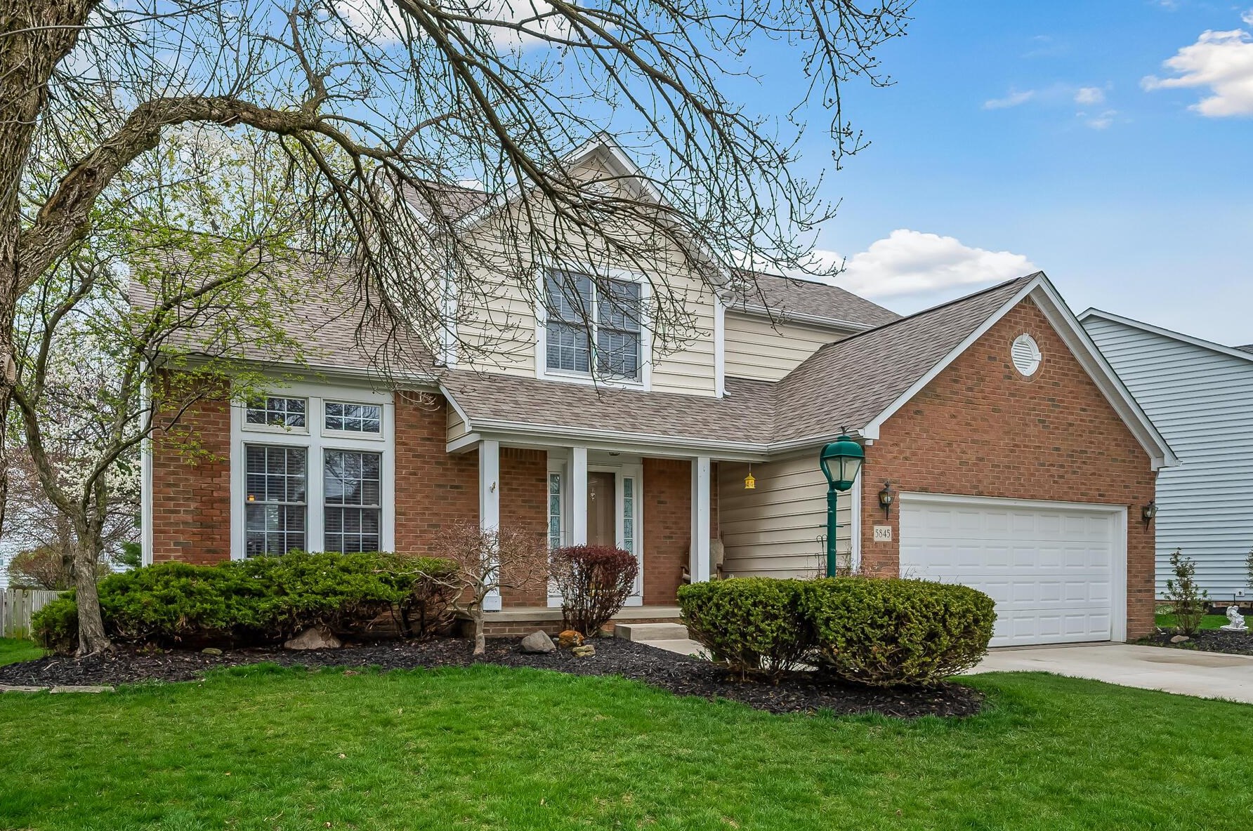 5845 Pine Wild Dr, Westerville, OH 43082-7758