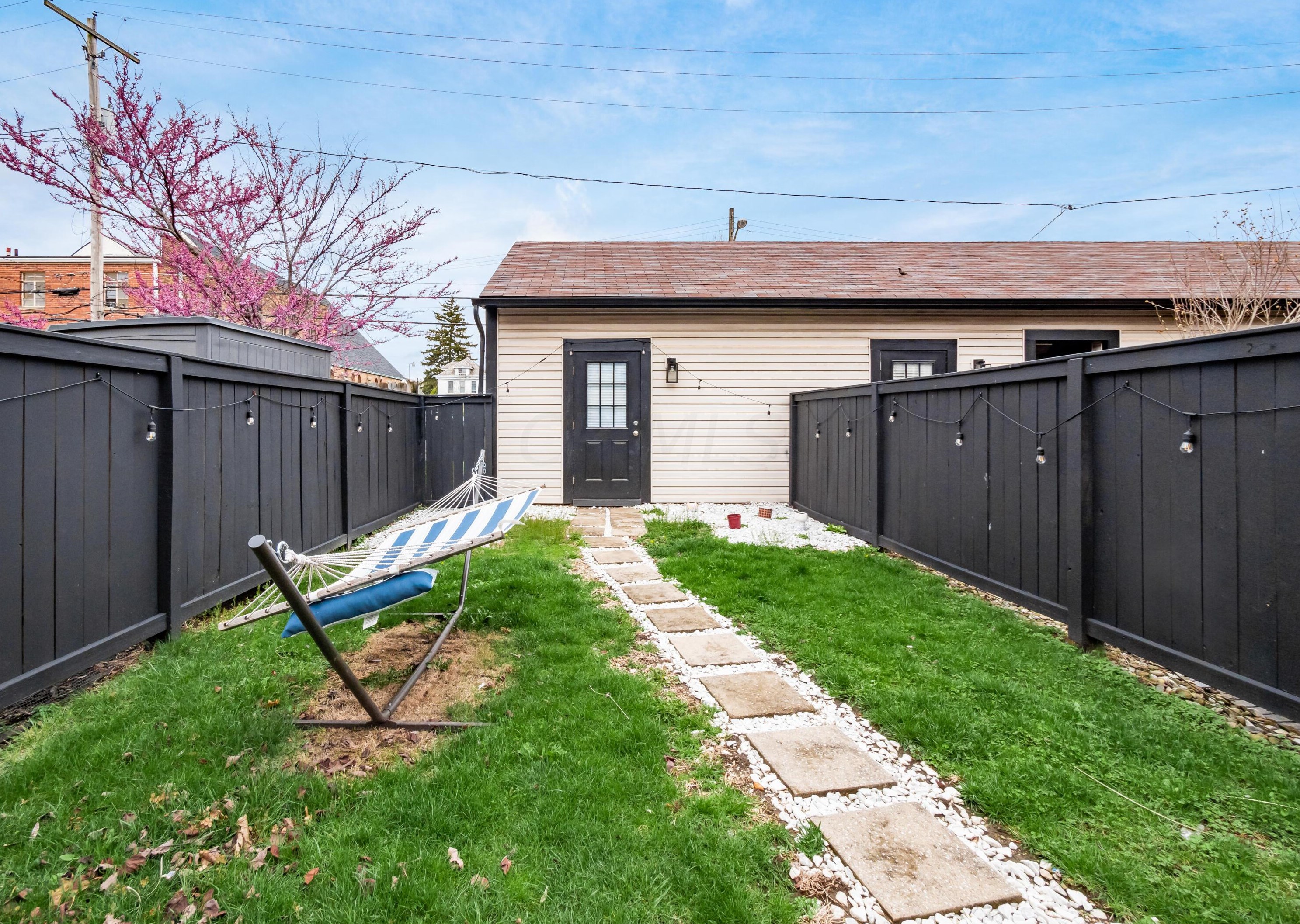 236 Hanford St, Columbus OH  43206-3665 exterior