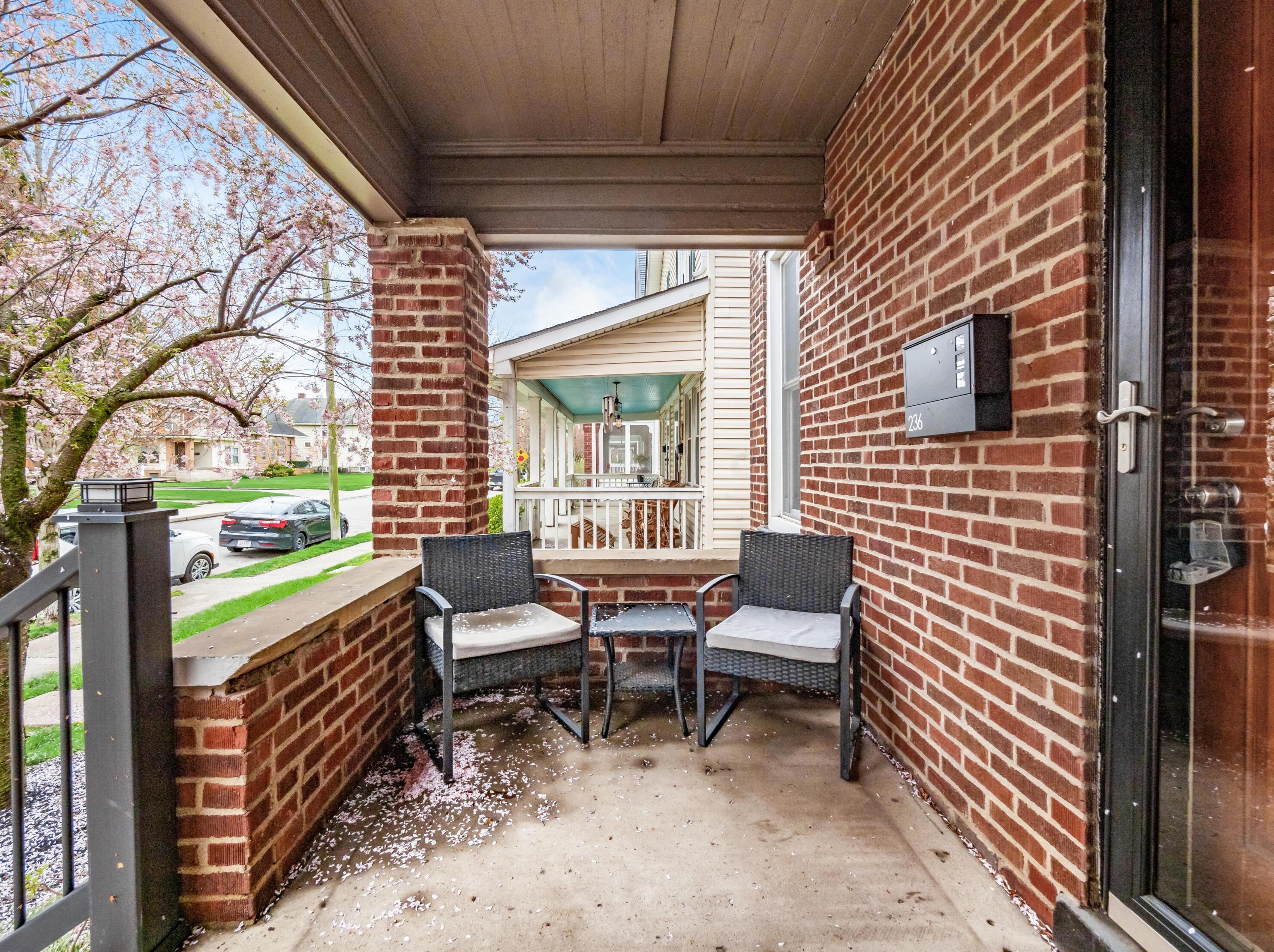 236 Hanford St, Columbus OH  43206-3665 exterior