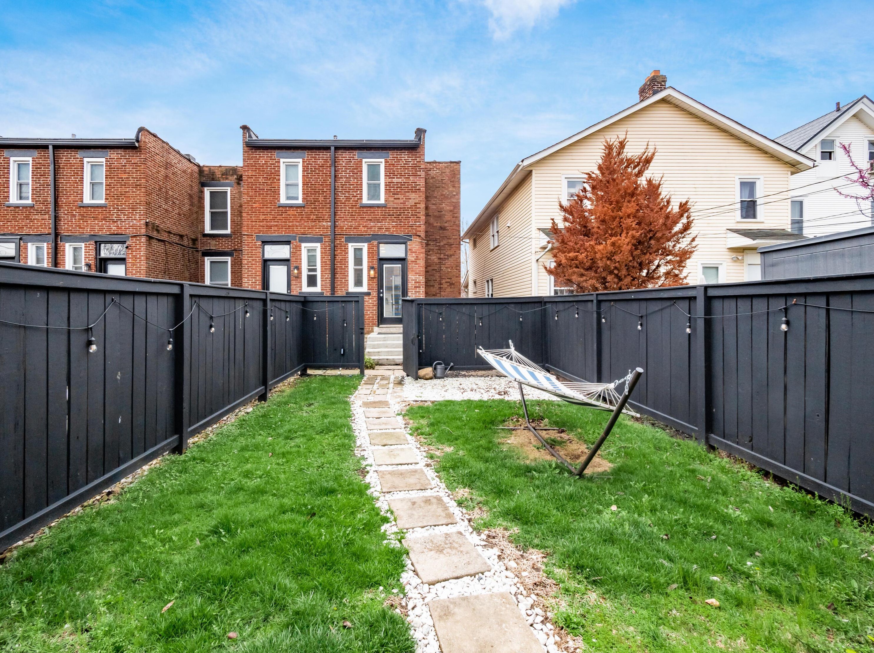 236 Hanford St, Columbus OH  43206-3665 exterior