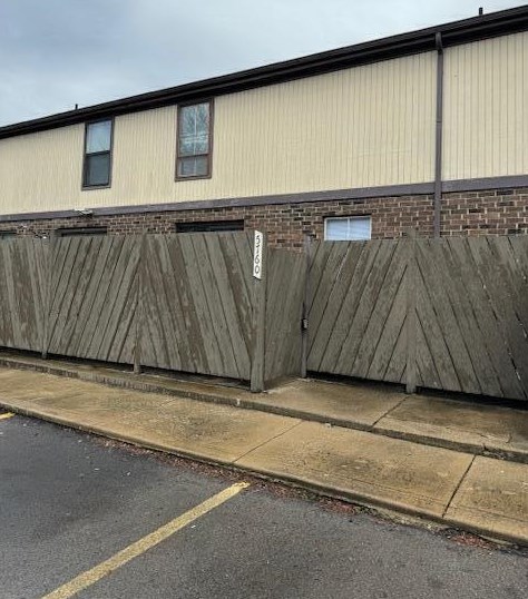 5760 Corinne Creek Dr, Columbus, OH 43232