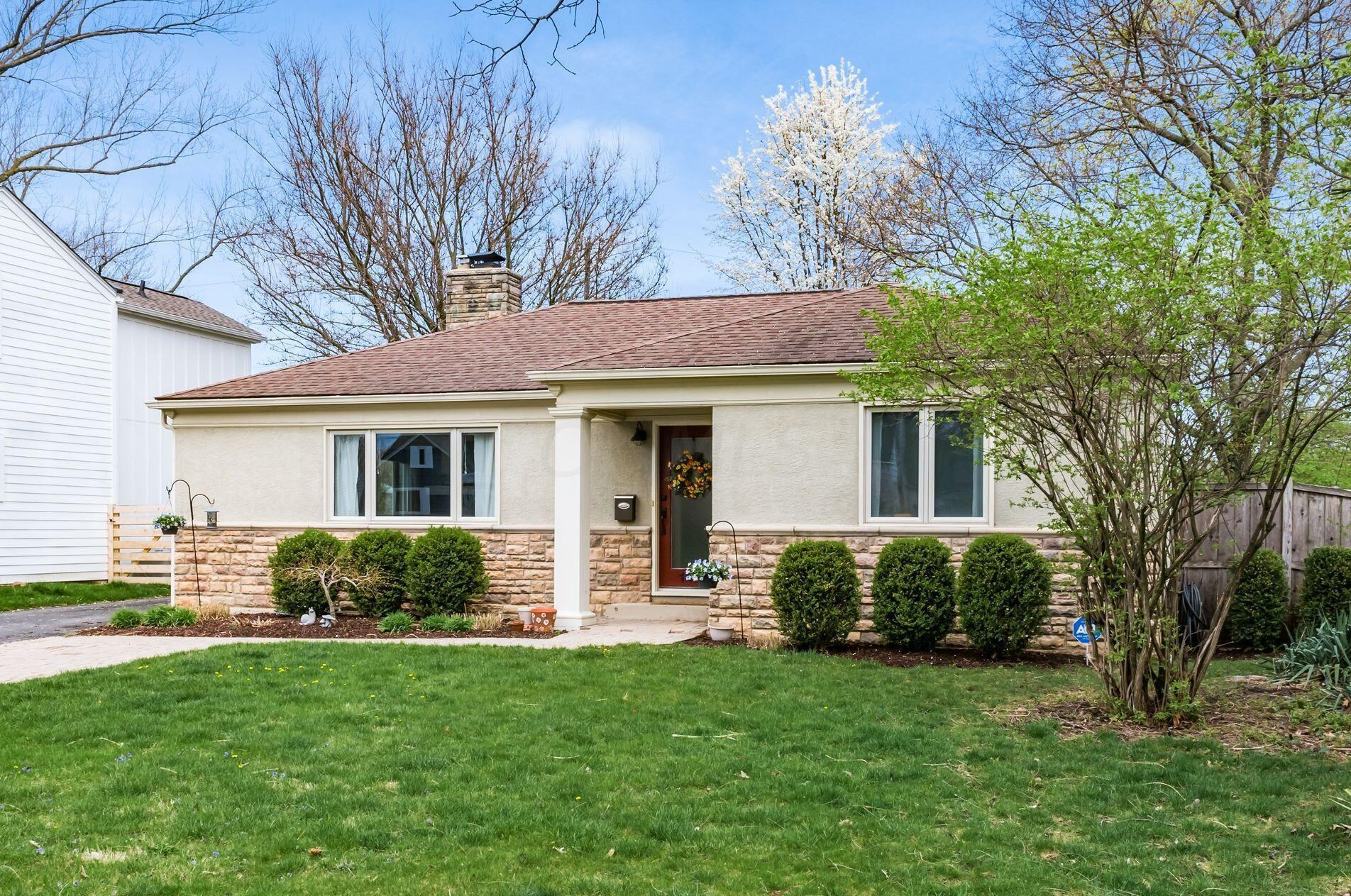 1490 College Hill Dr, Columbus OH  43221-3415 exterior