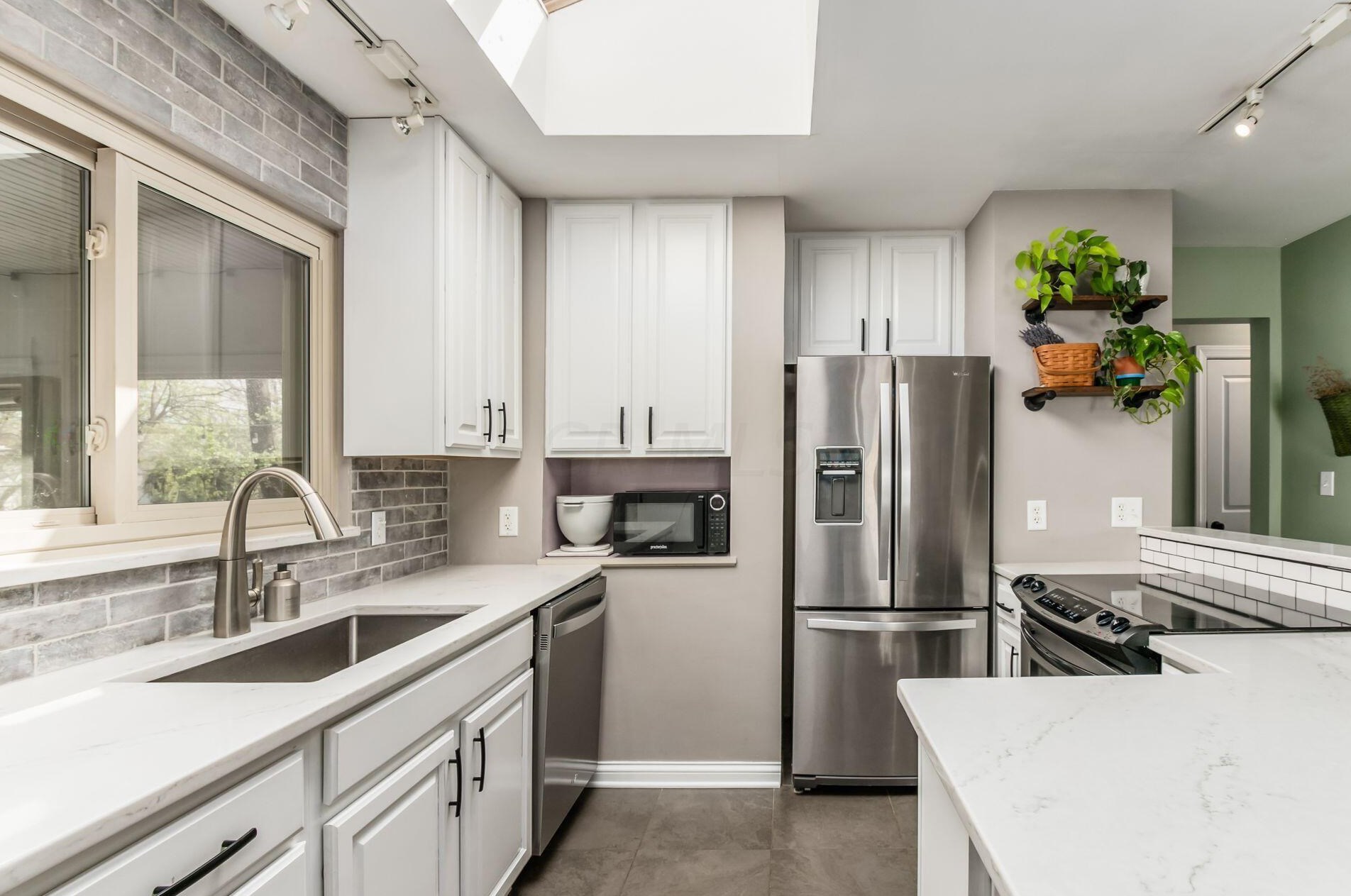 1490 College Hill Dr, Columbus OH  43221-3415 exterior