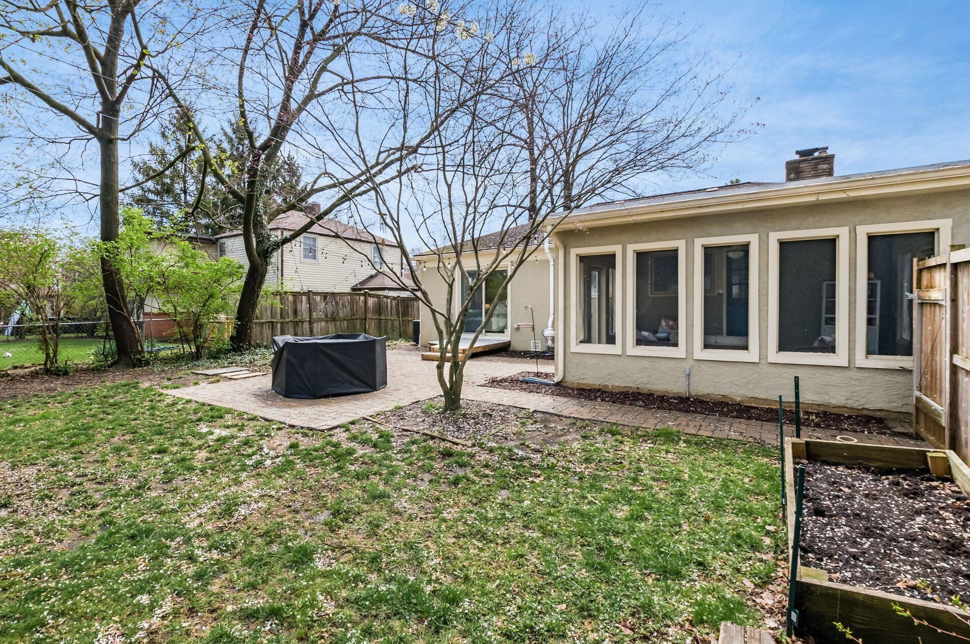 1490 College Hill Dr, Columbus OH  43221-3415 exterior