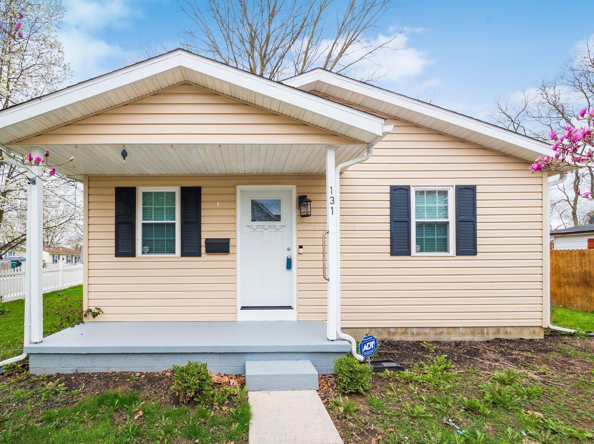 131 Garfield Ave, West Jefferson, OH 43162