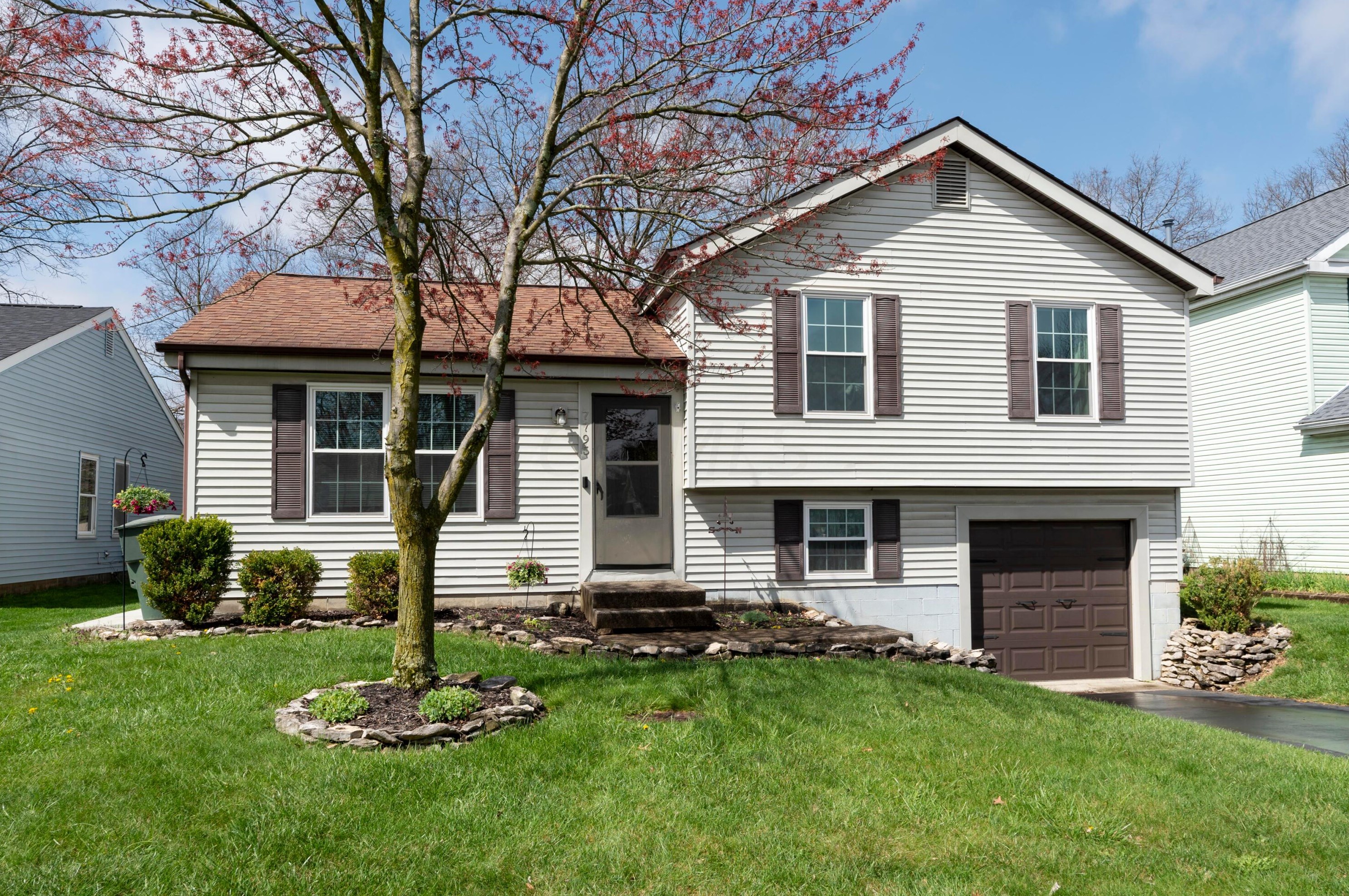 7795 Stanburn Rd, Columbus, OH 43235-1882